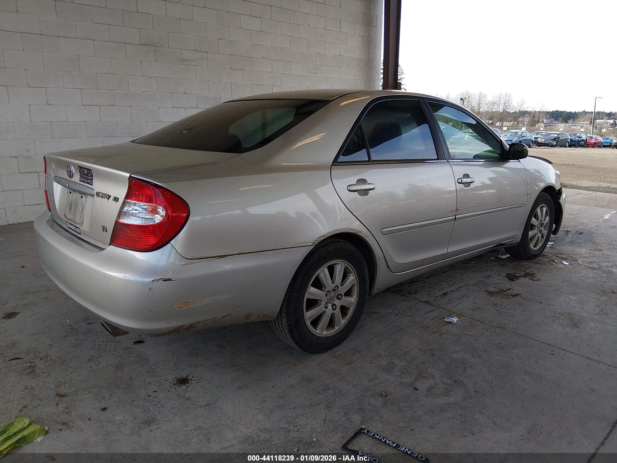 TOYOTA CAMRY image 4