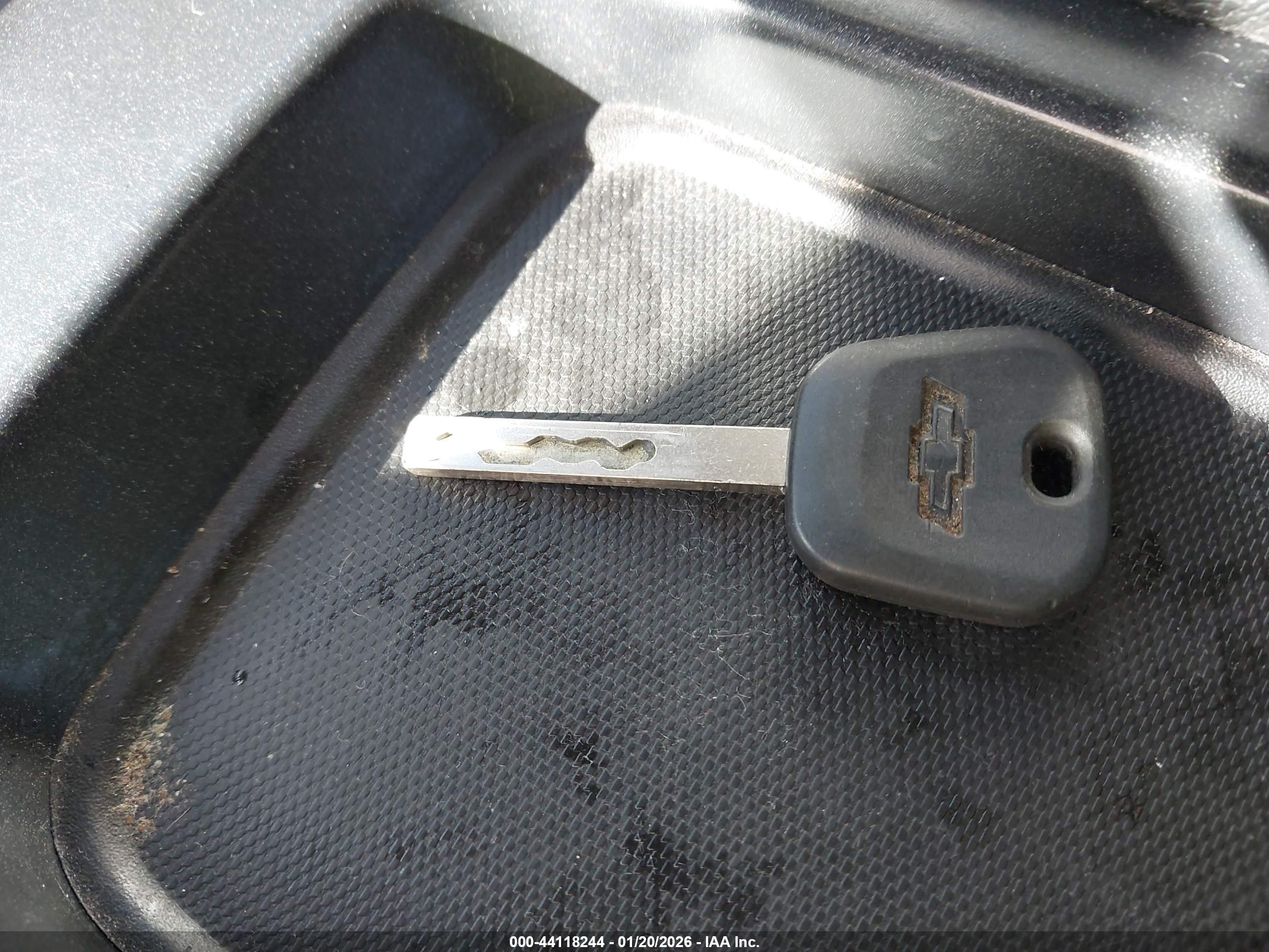 CHEVROLET SILVERADO image 11