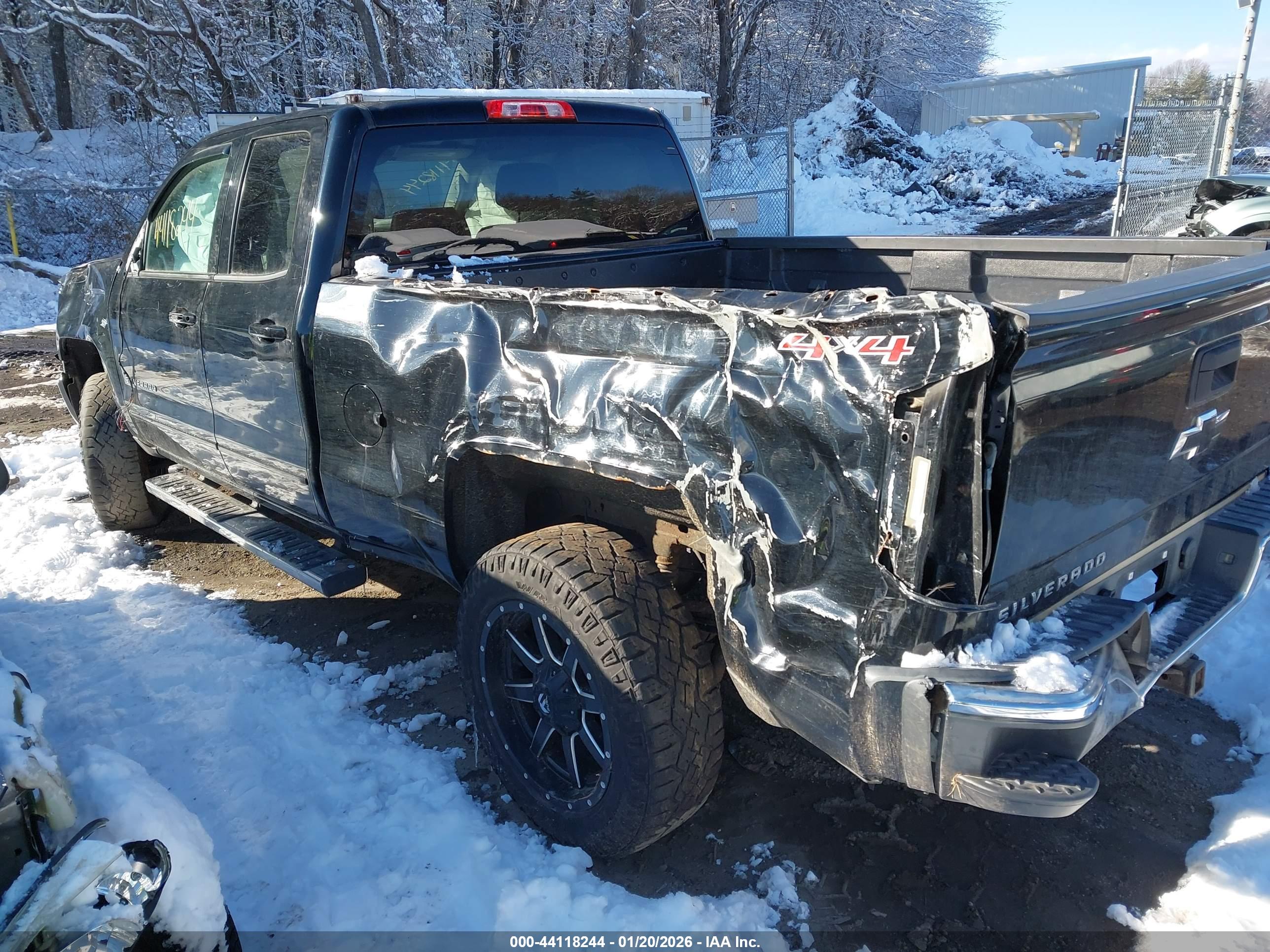 CHEVROLET SILVERADO image 3