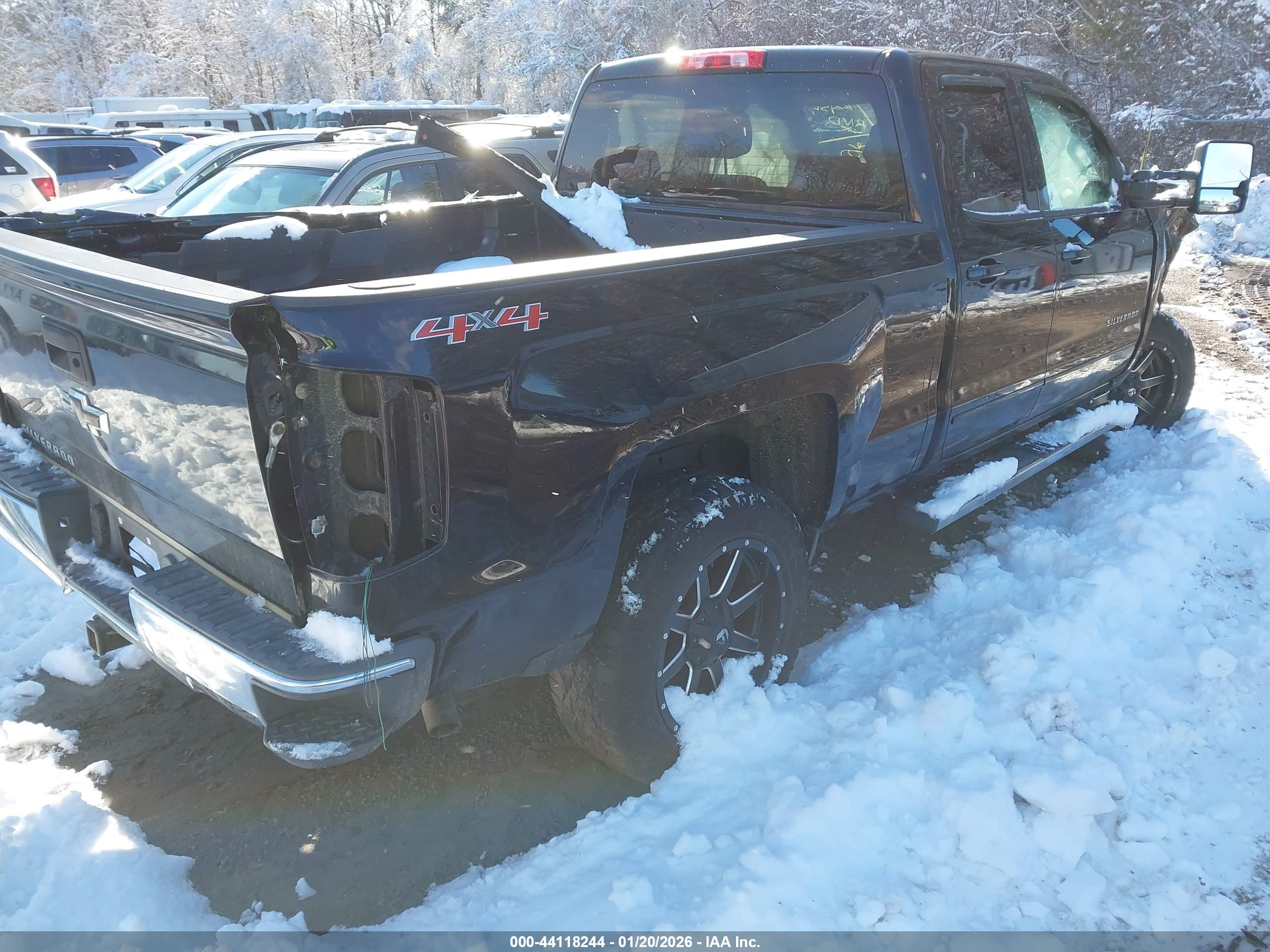 CHEVROLET SILVERADO image 4
