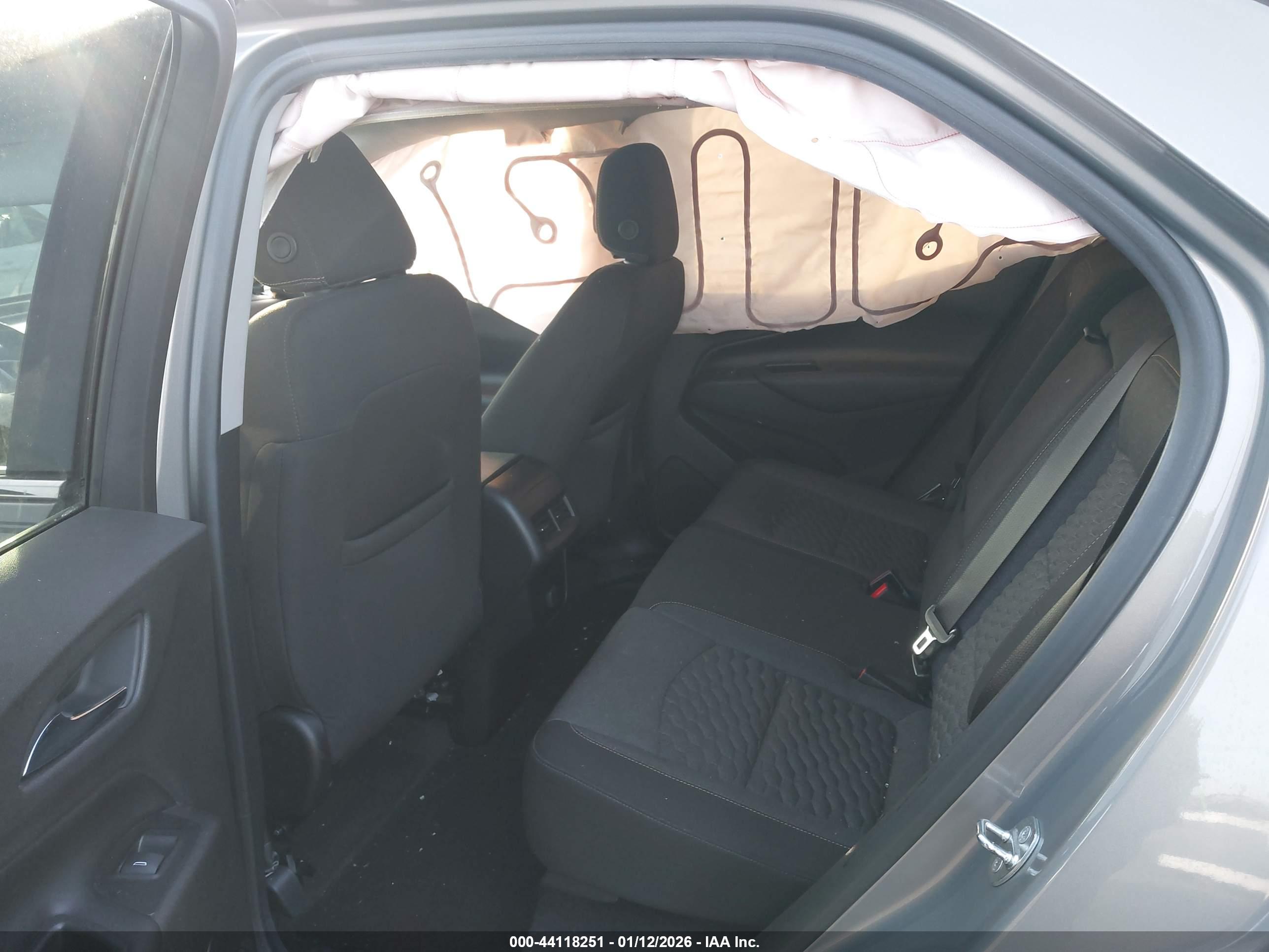 CHEVROLET EQUINOX image 8