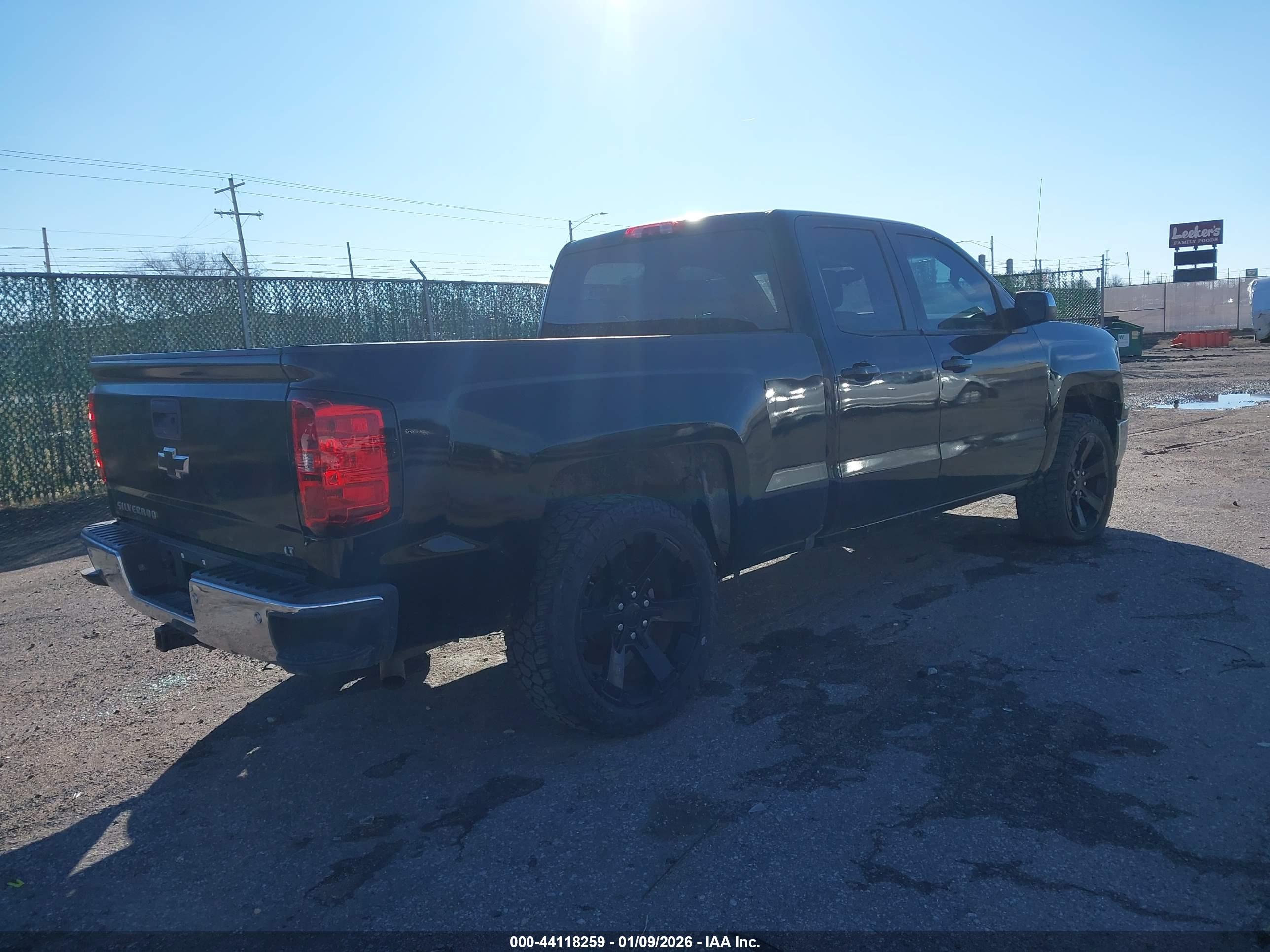 CHEVROLET SILVERADO image 4