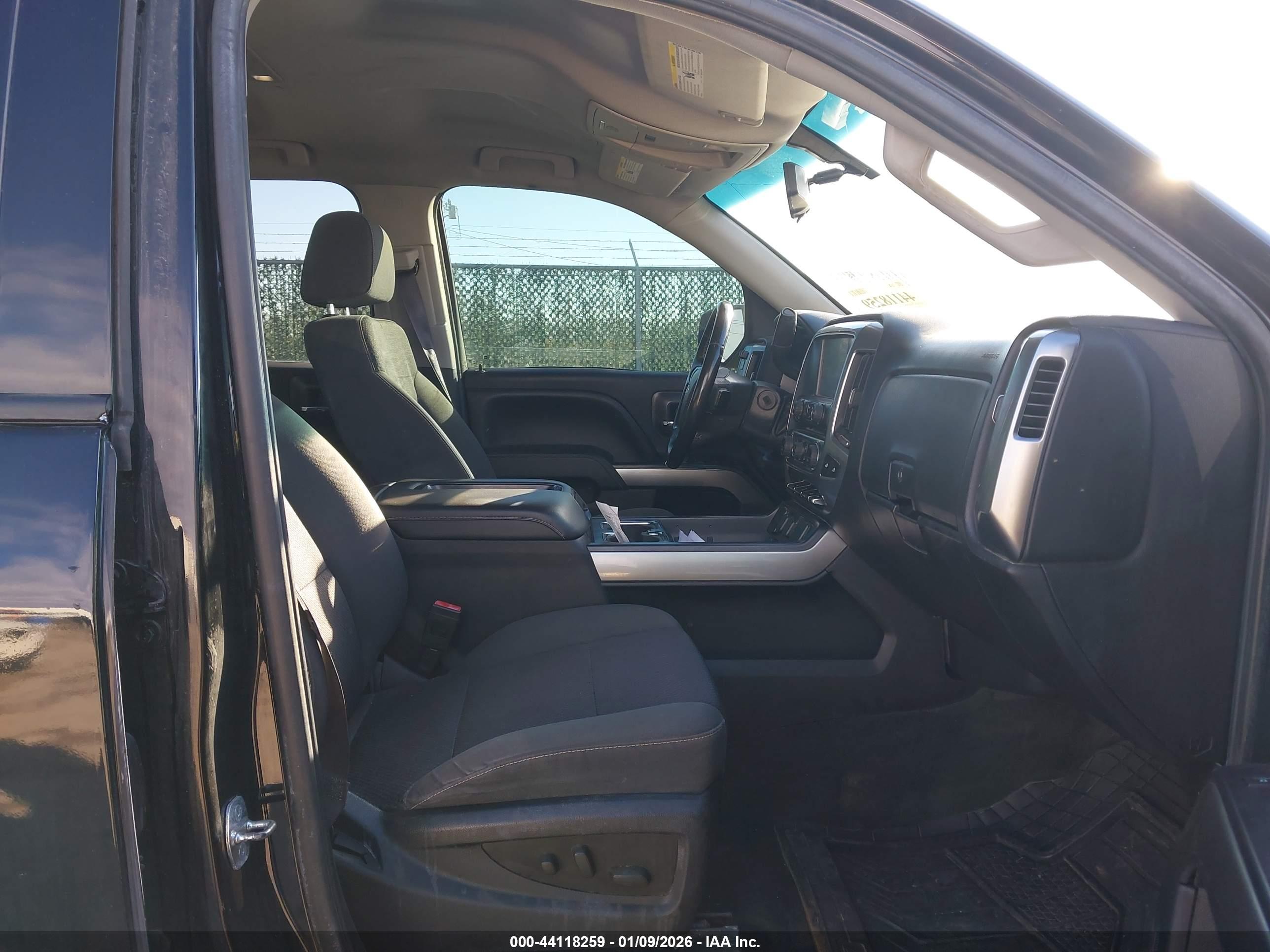 CHEVROLET SILVERADO image 5