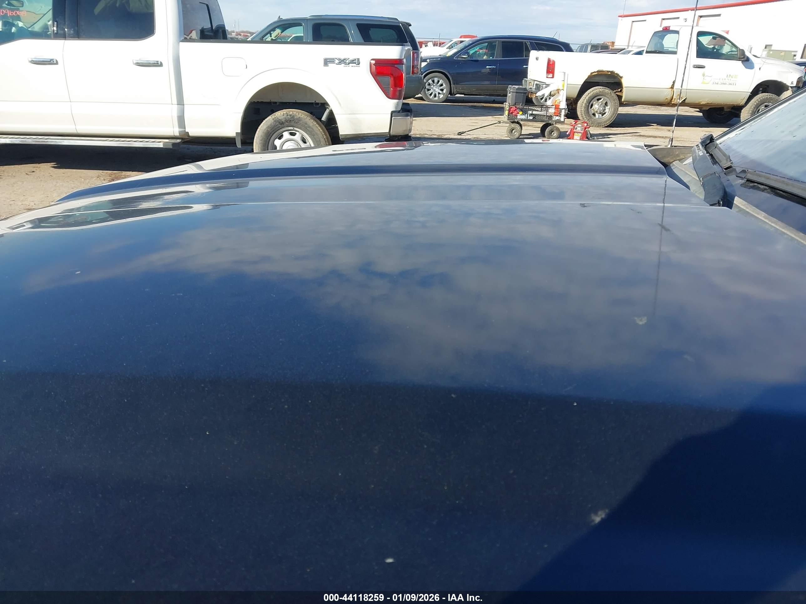 CHEVROLET SILVERADO image 6