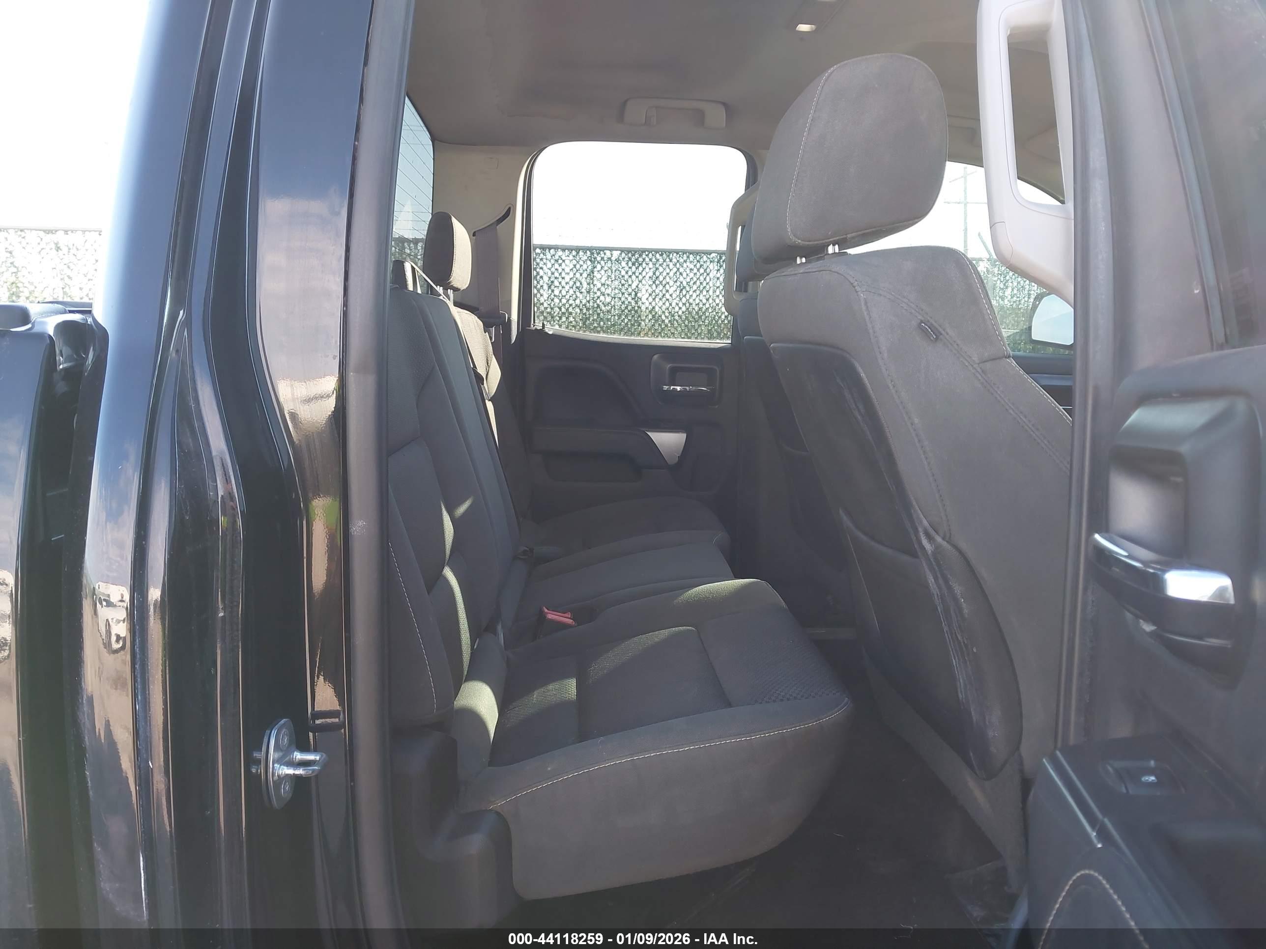 CHEVROLET SILVERADO image 8