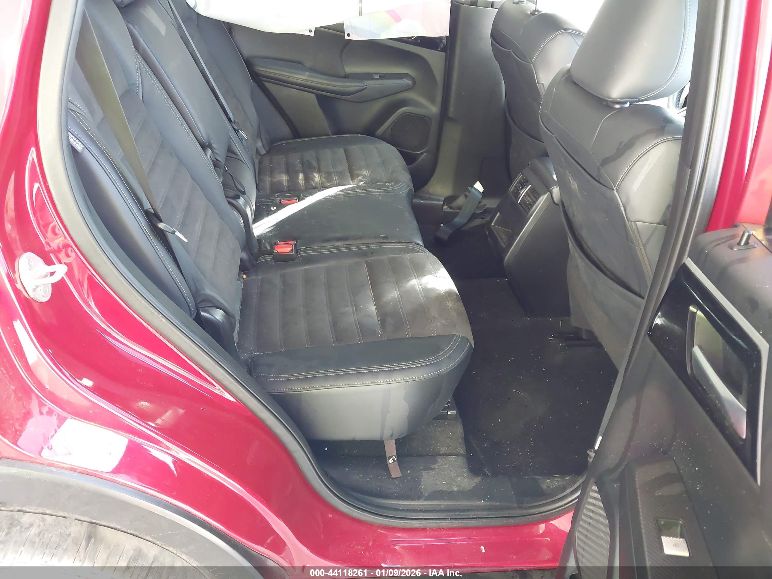 MITSUBISHI OUTLANDER image 8
