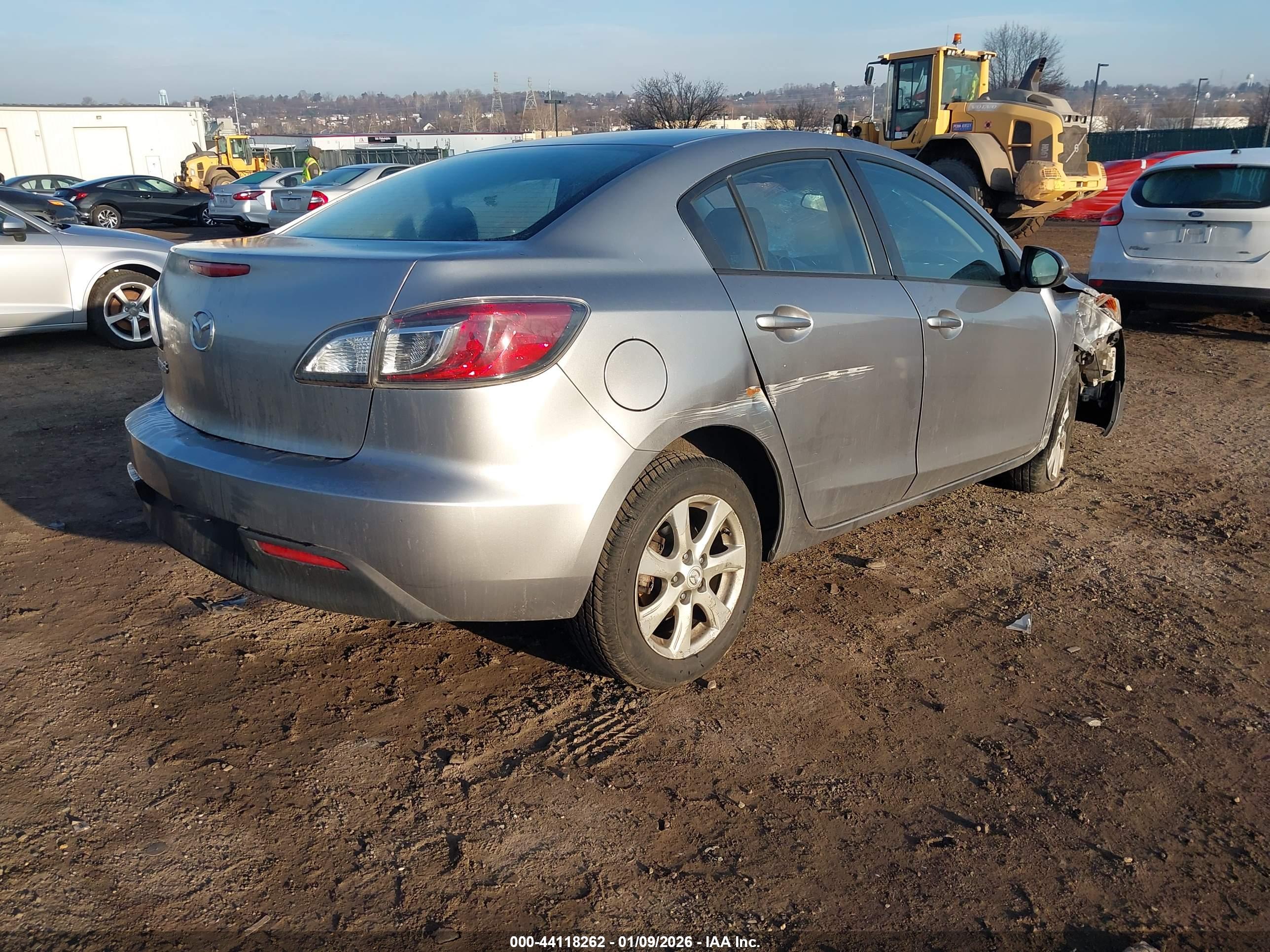 MAZDA MAZDA3 image 4