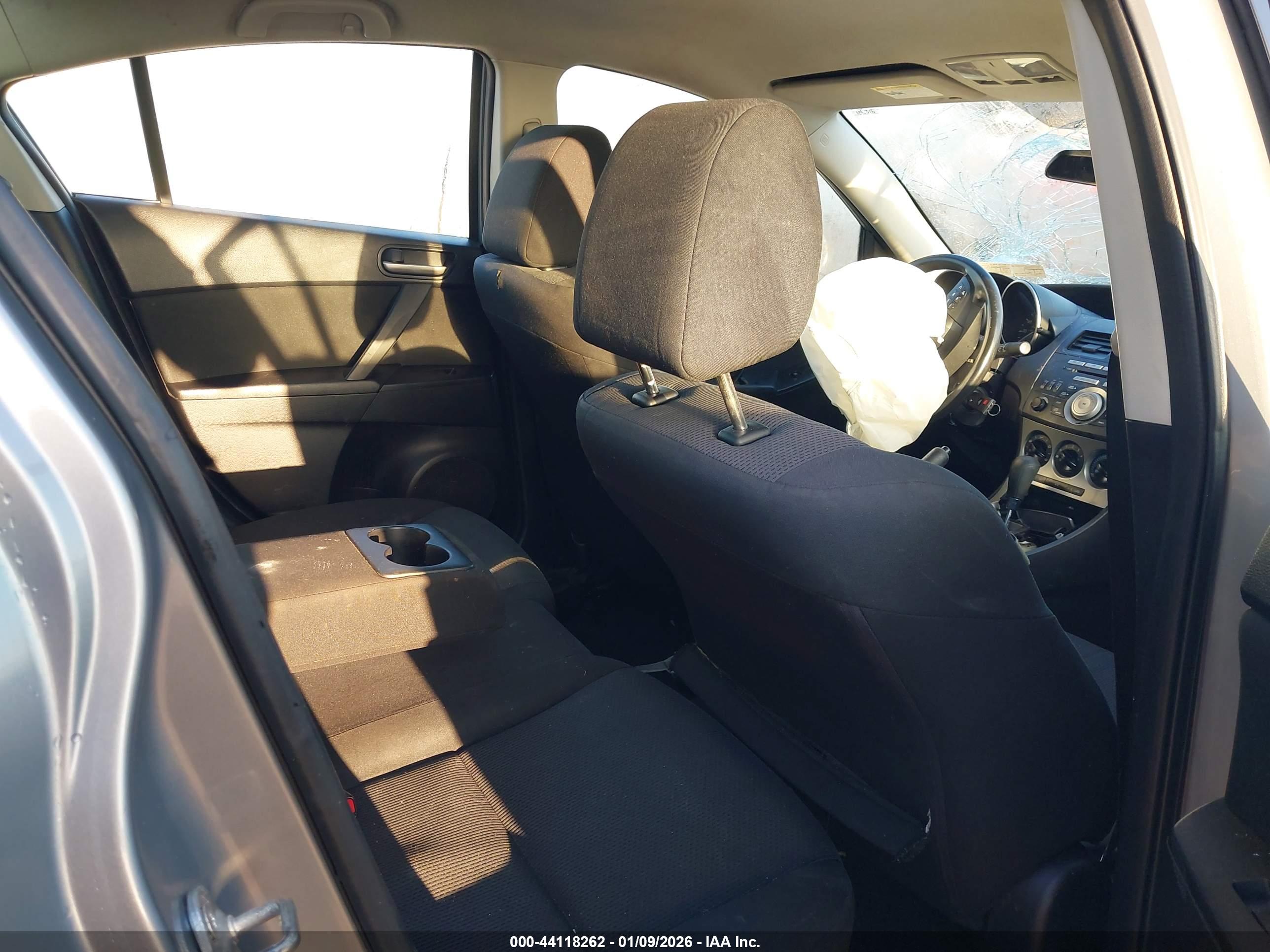 MAZDA MAZDA3 image 8
