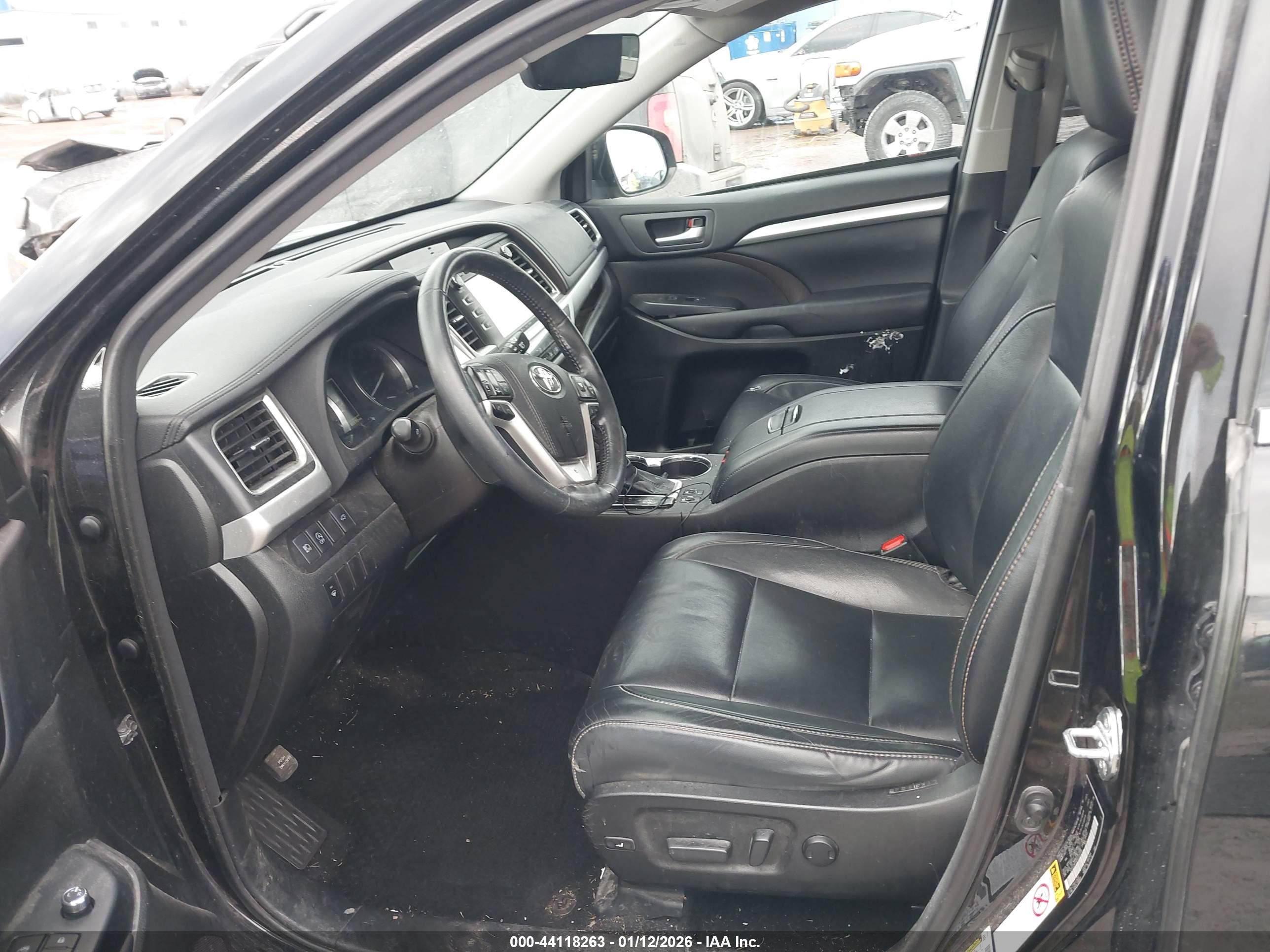 TOYOTA HIGHLANDER image 5