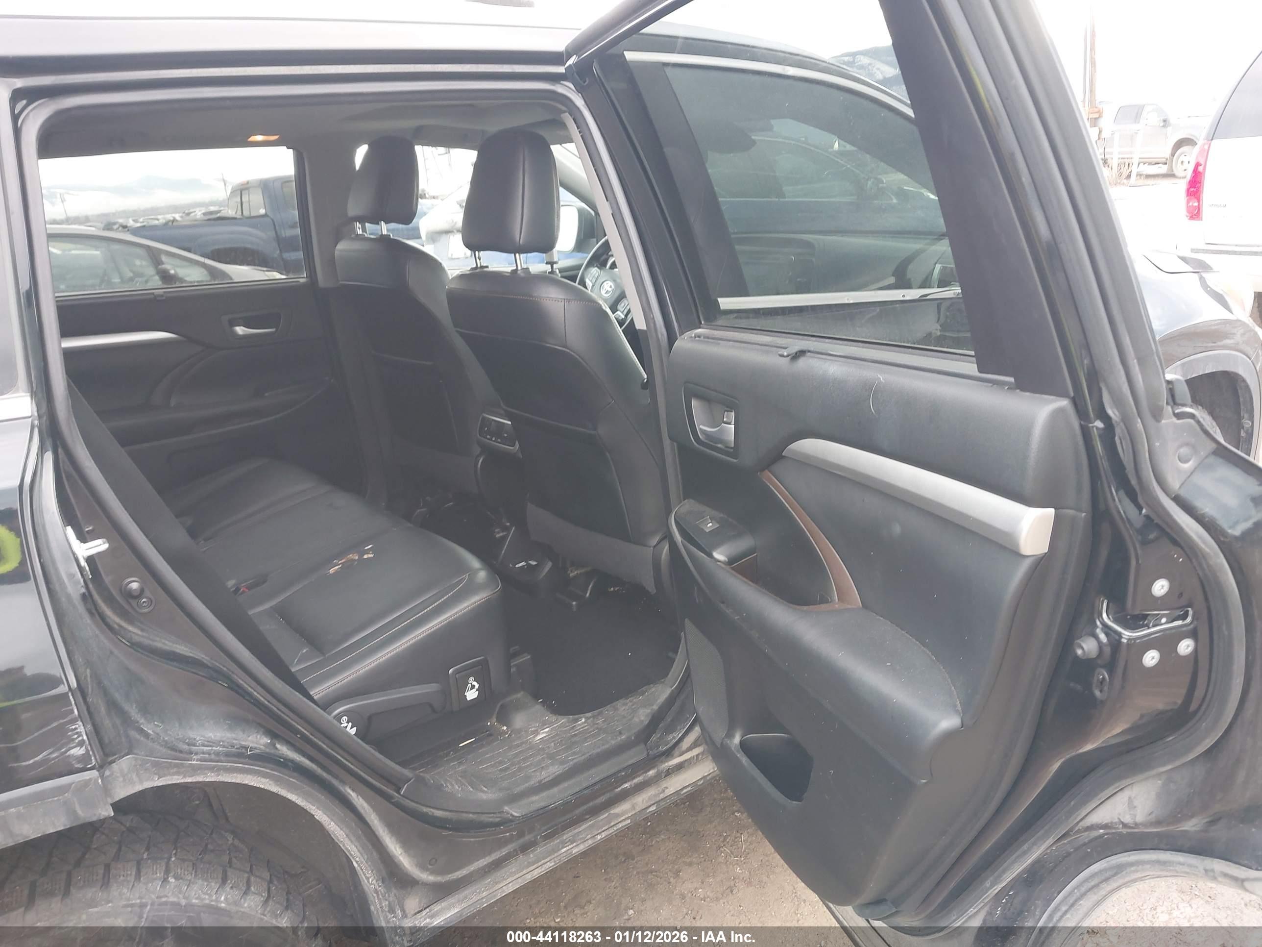 TOYOTA HIGHLANDER image 8