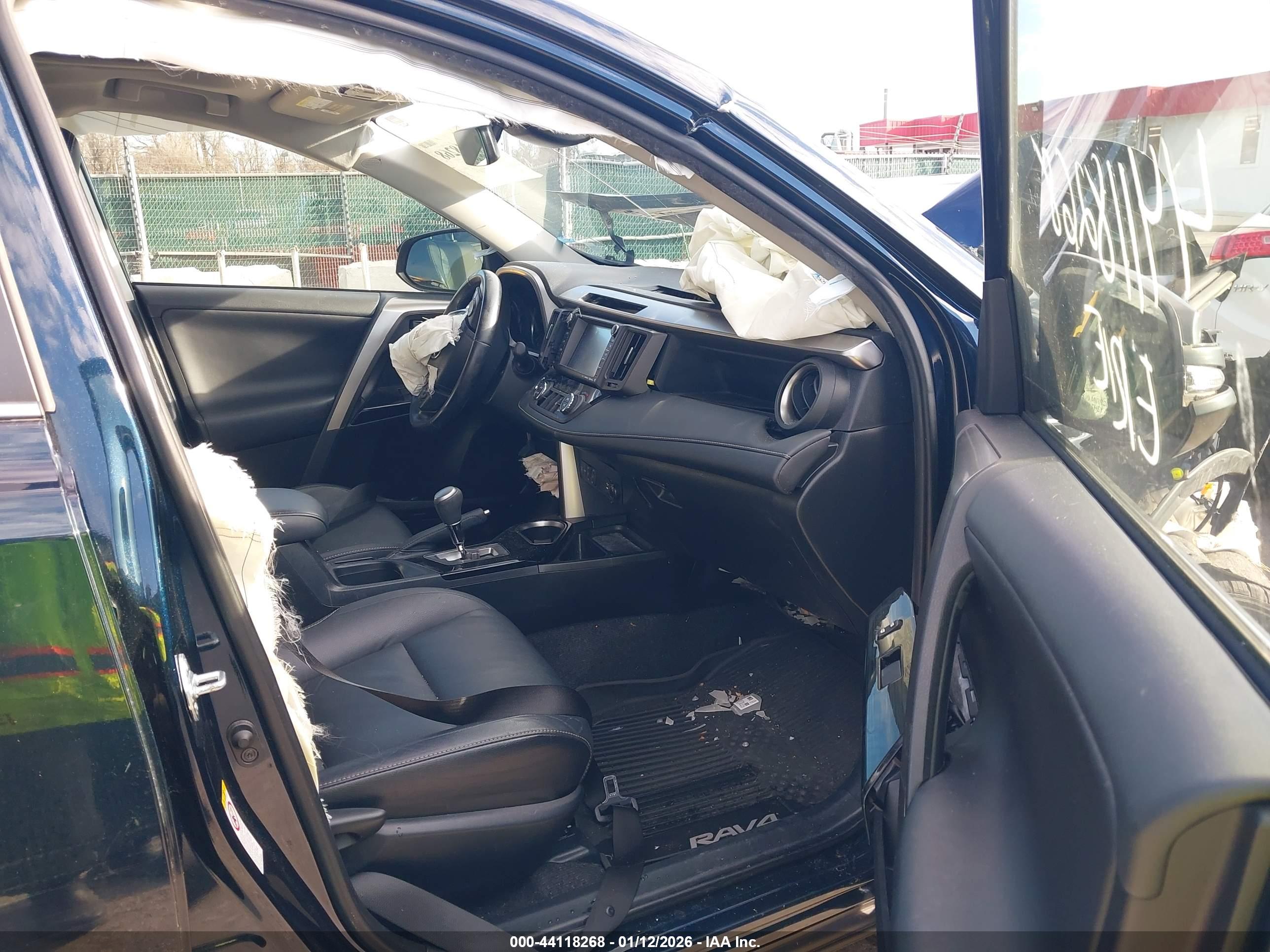 TOYOTA RAV4 image 5