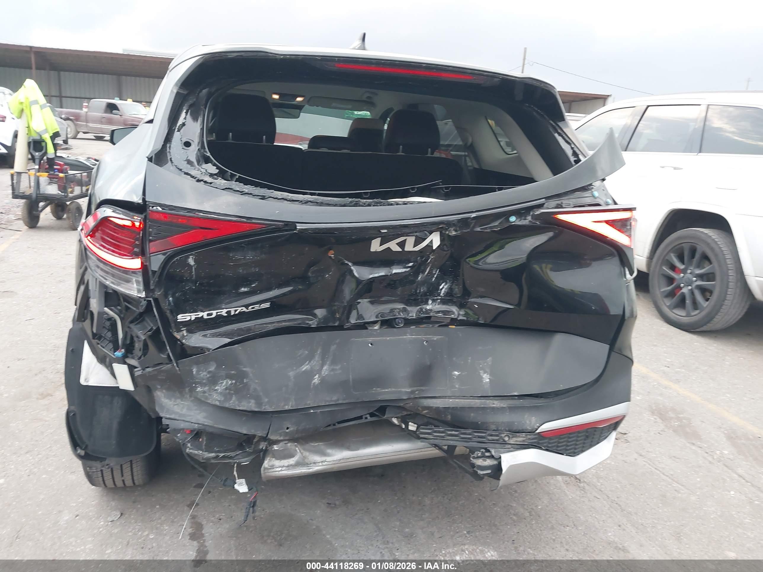 KIA SPORTAGE image 6