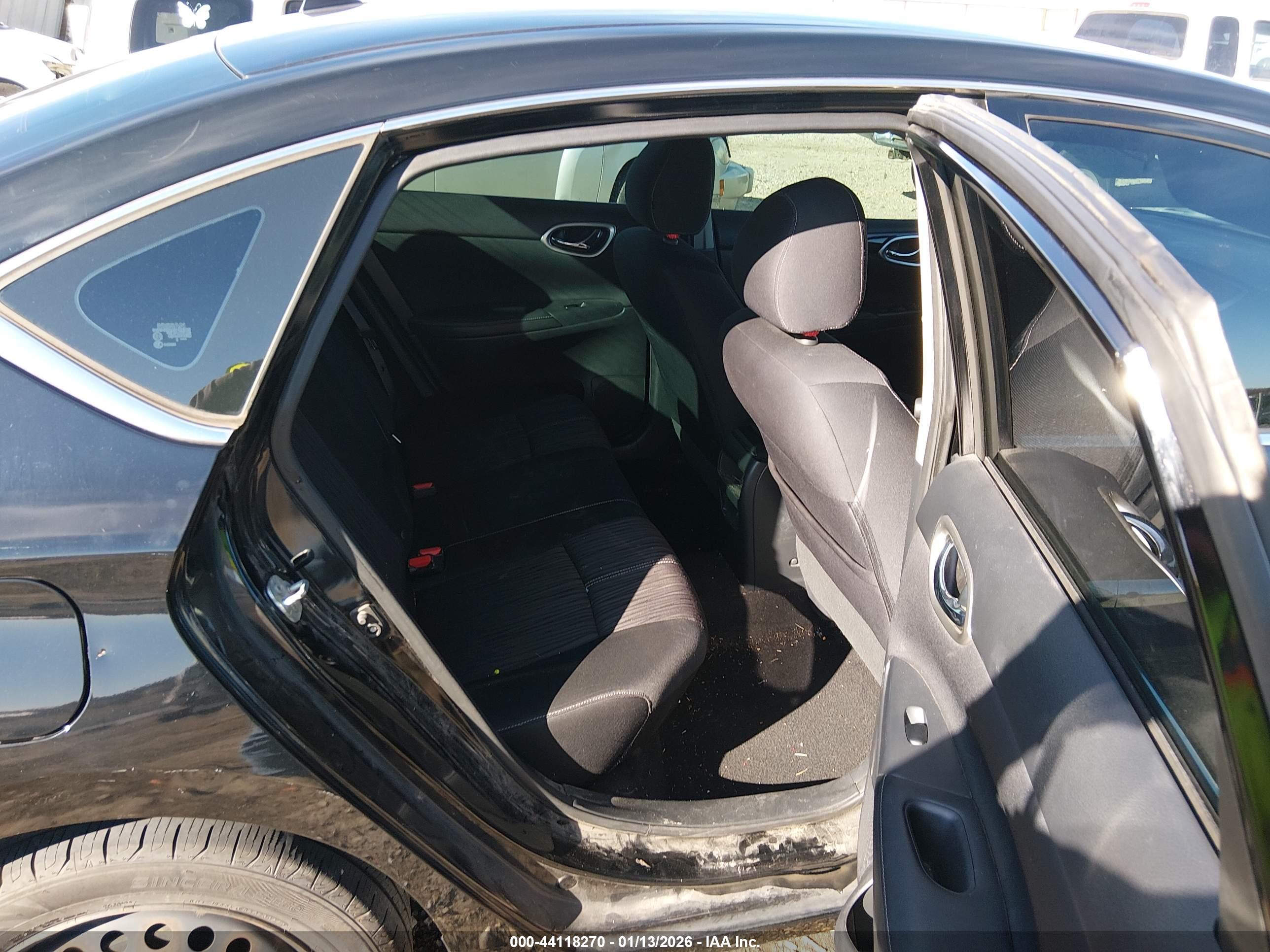 NISSAN SENTRA image 8