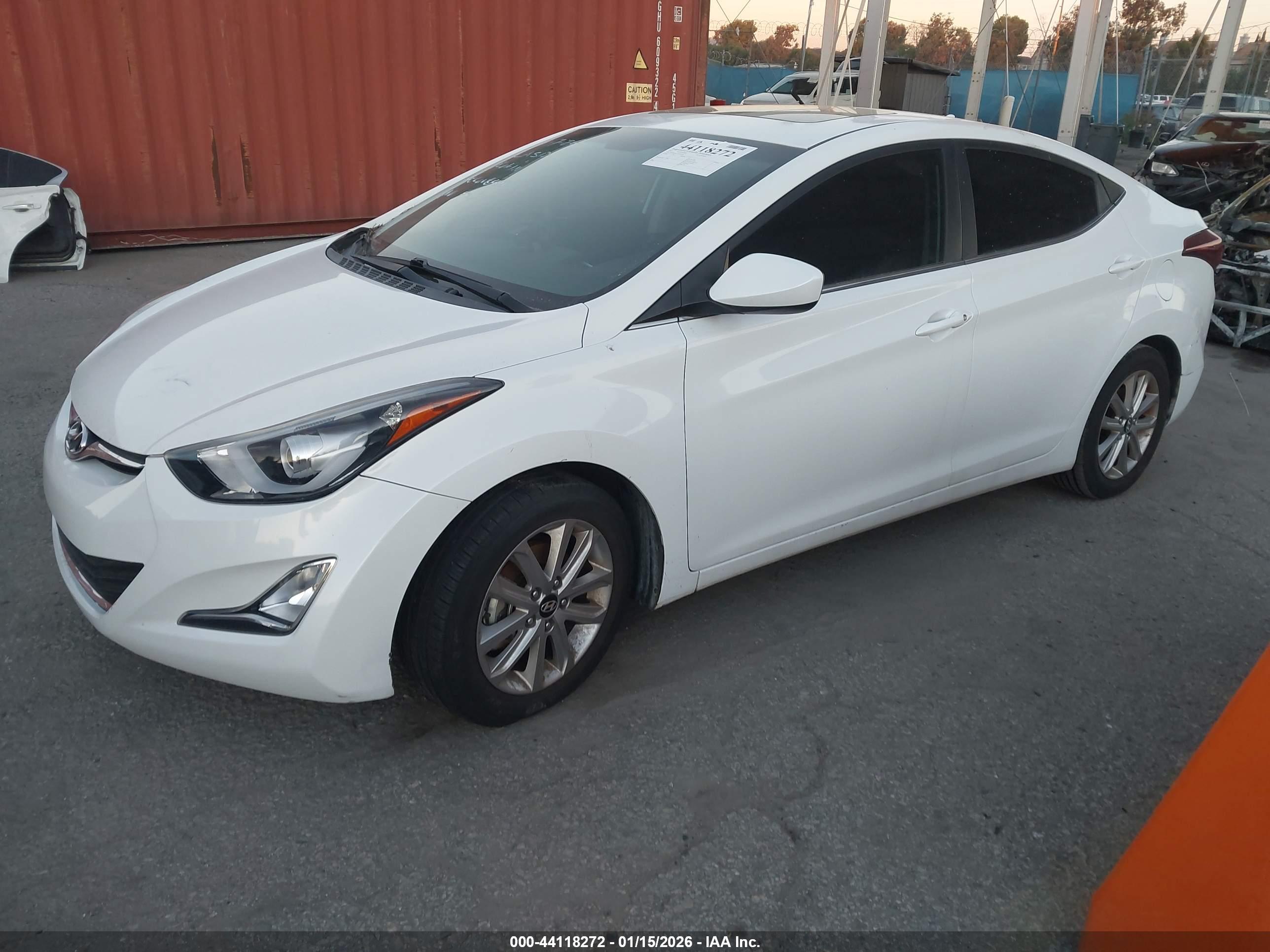 HYUNDAI ELANTRA image 2