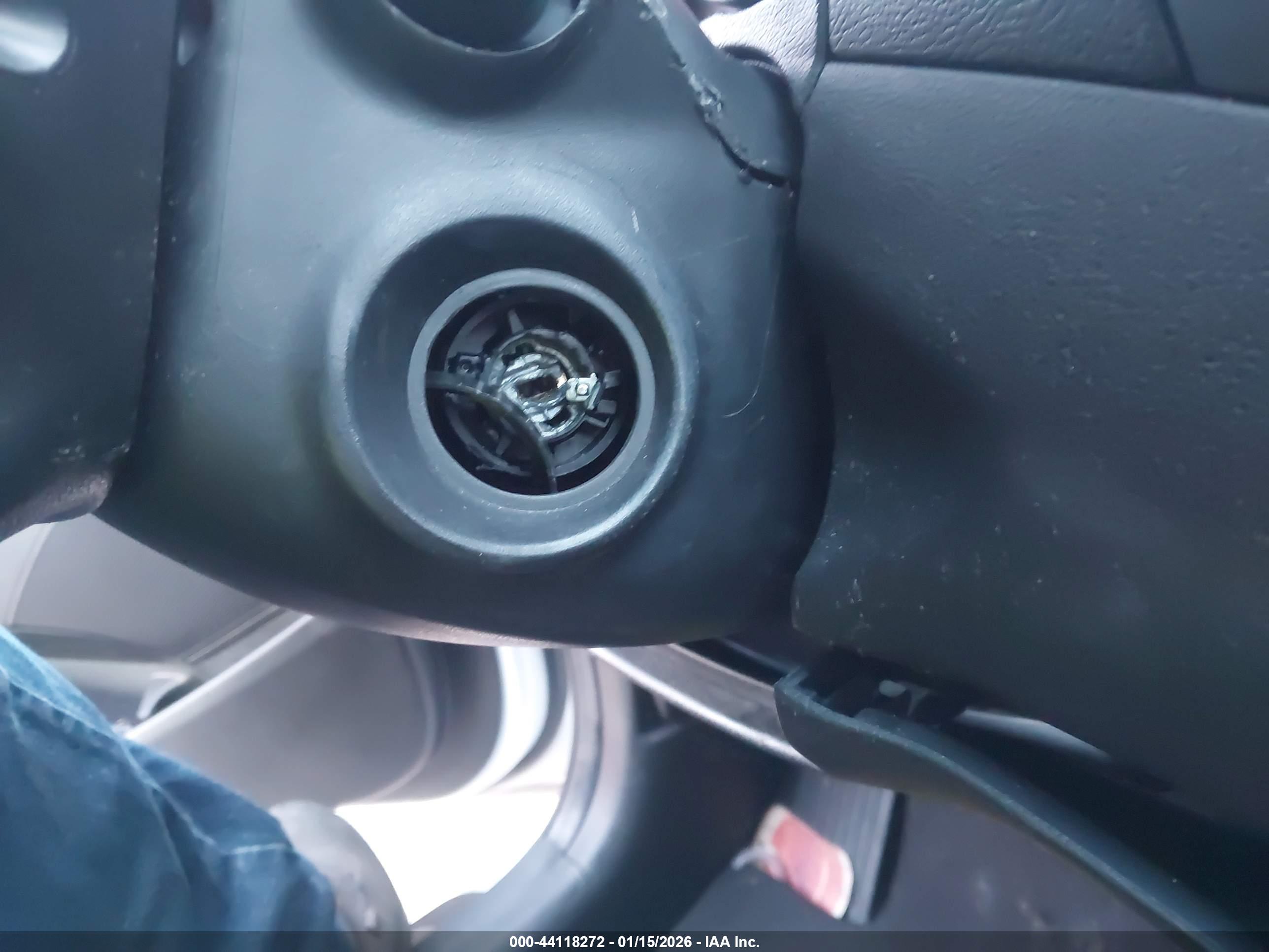 HYUNDAI ELANTRA image 6