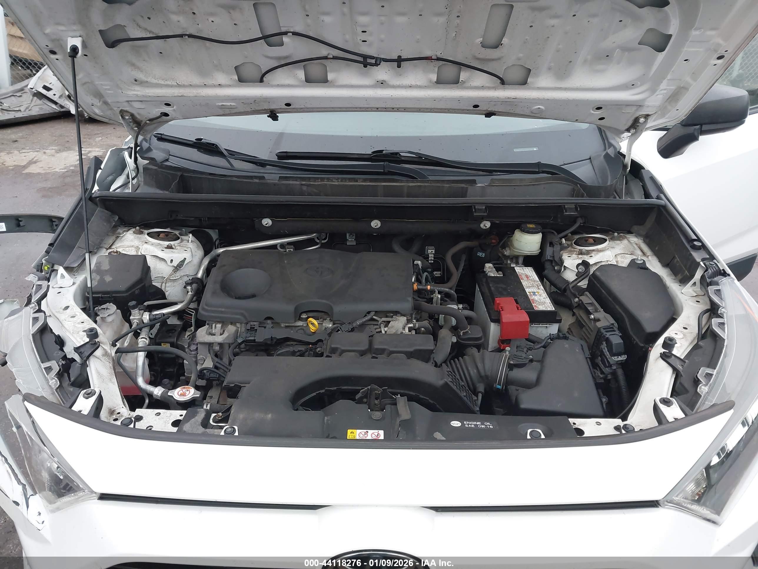 TOYOTA RAV4 image 10