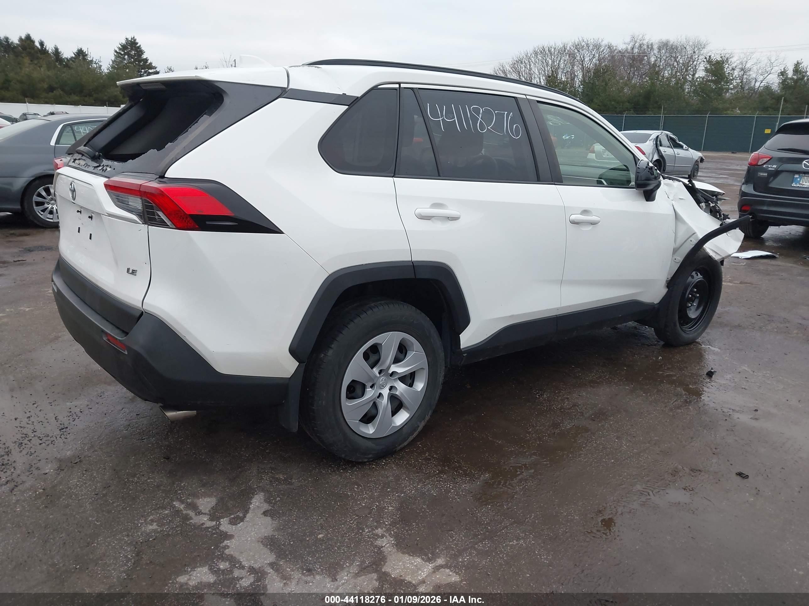 TOYOTA RAV4 image 4
