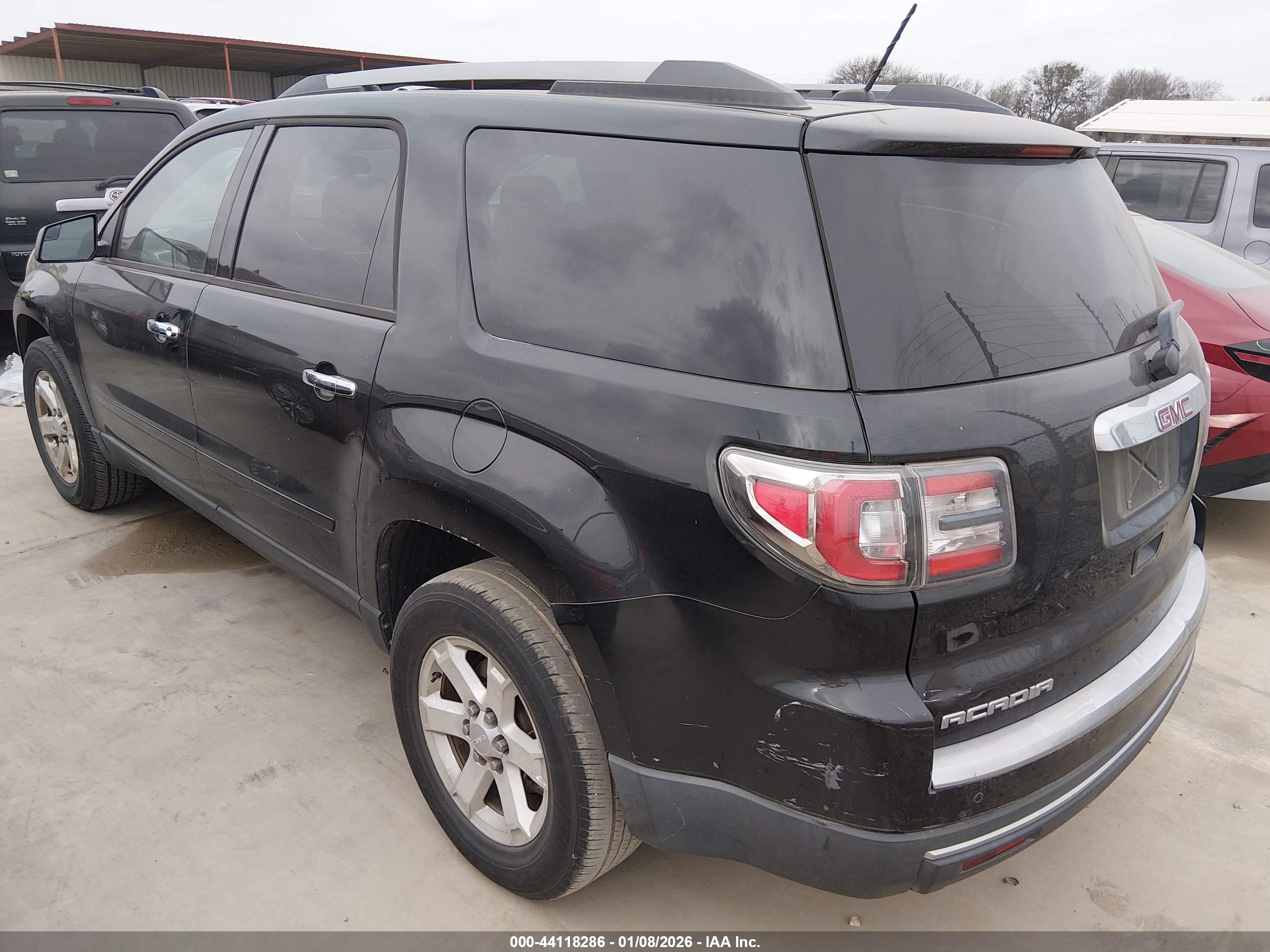 GMC ACADIA image 3