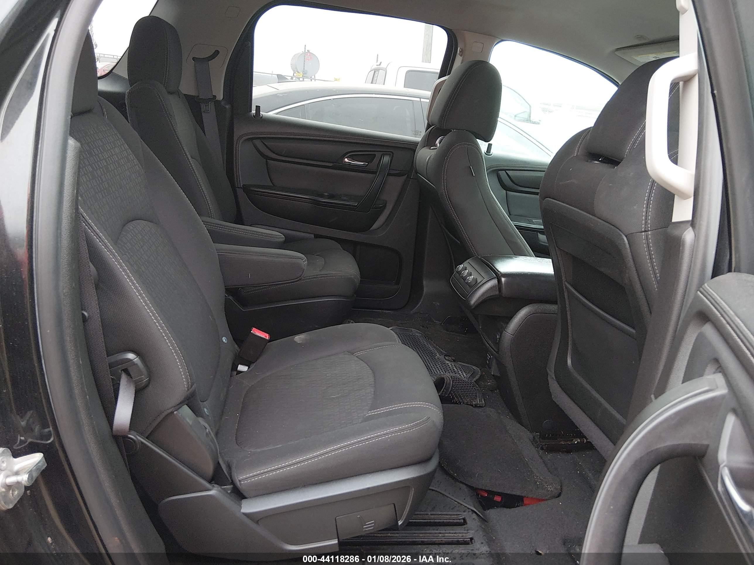 GMC ACADIA image 8