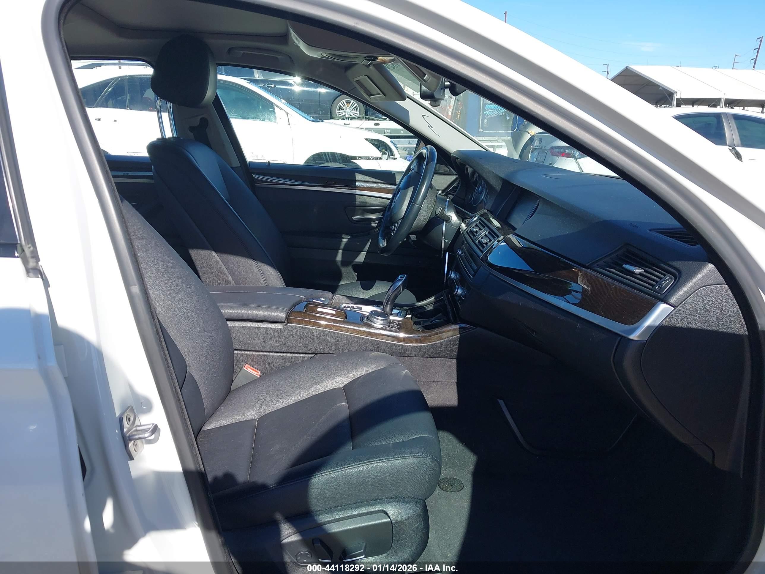 BMW 528I image 5