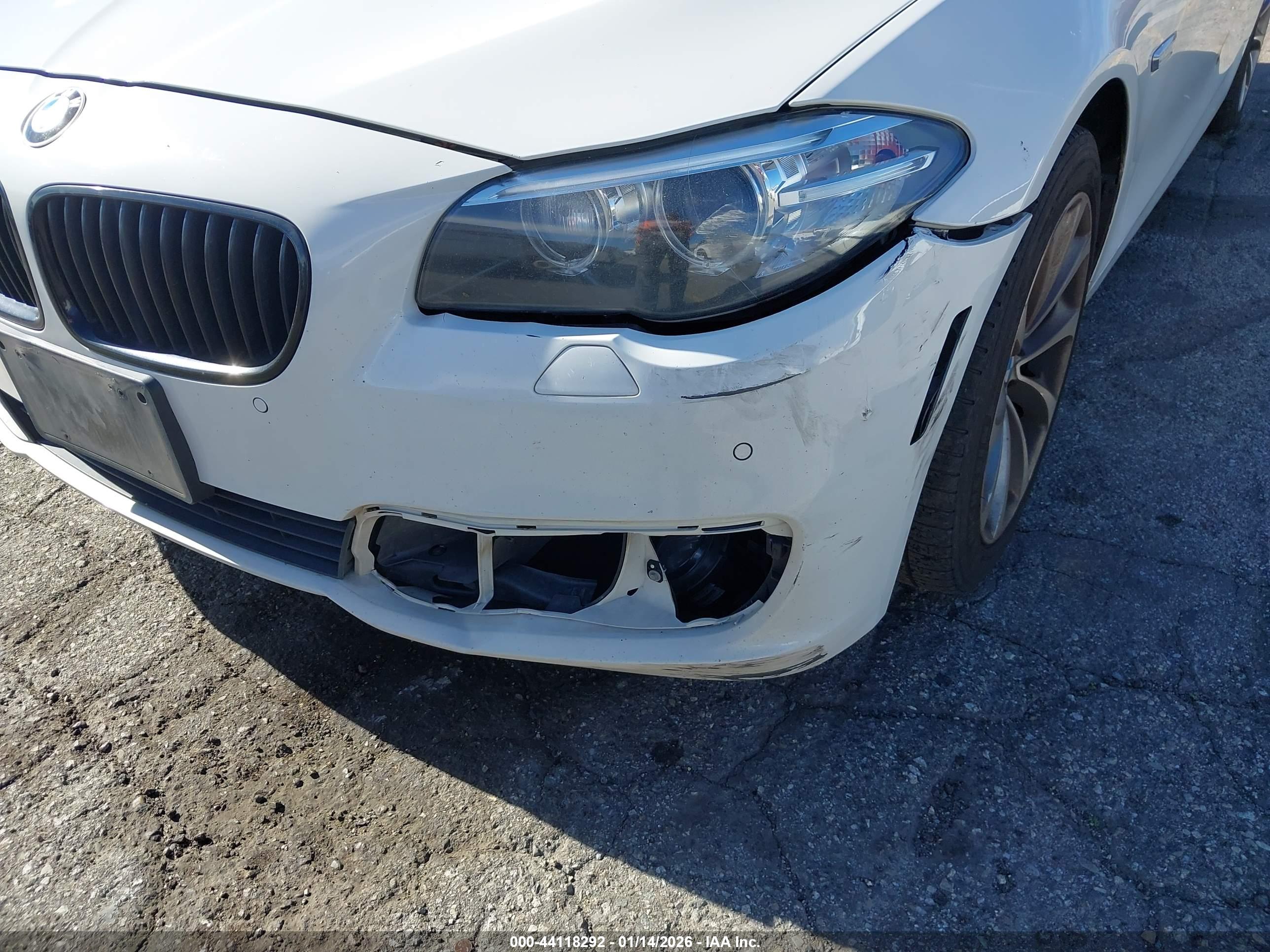 BMW 528I image 6