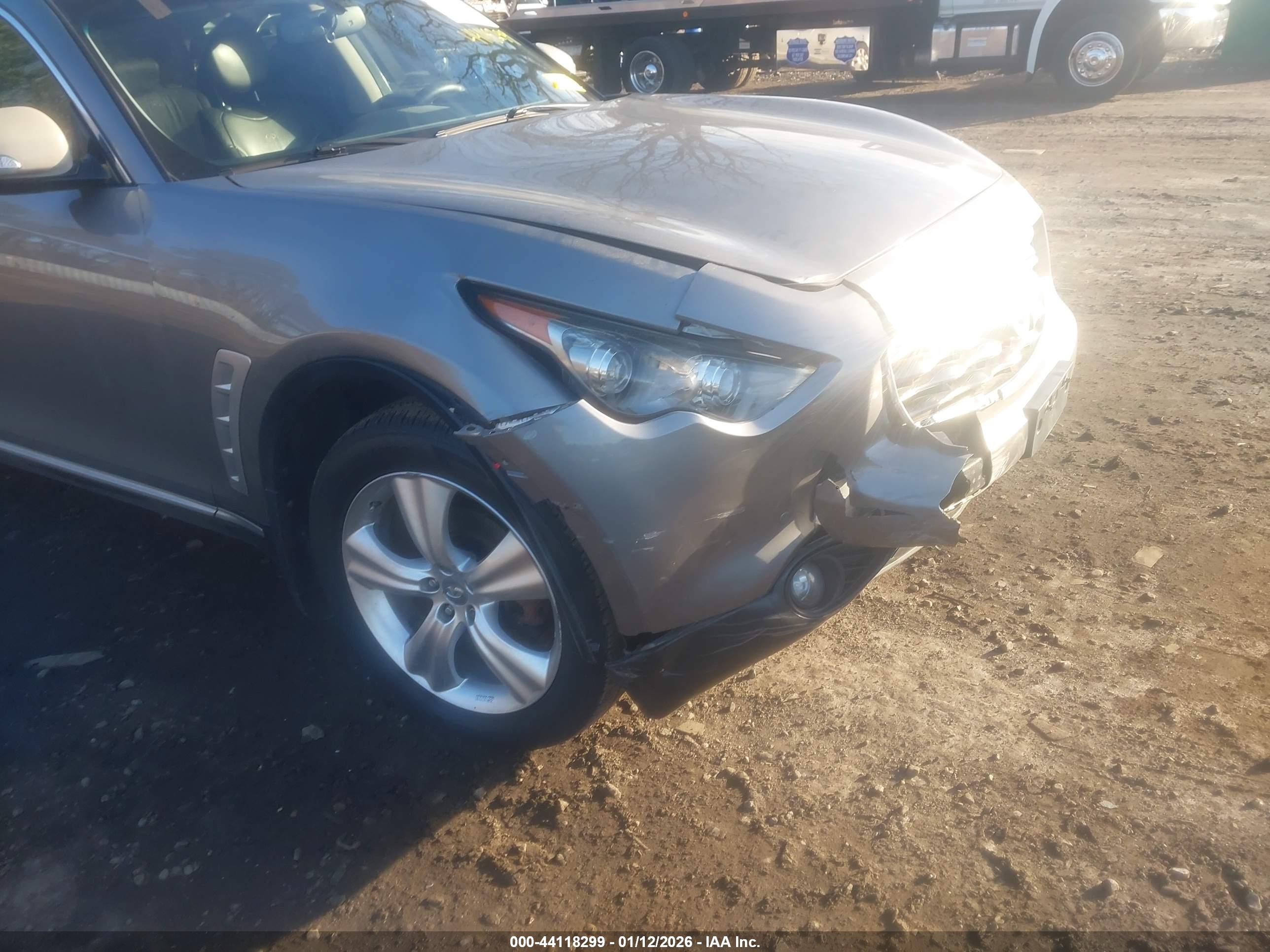 INFINITI FX35 image 6