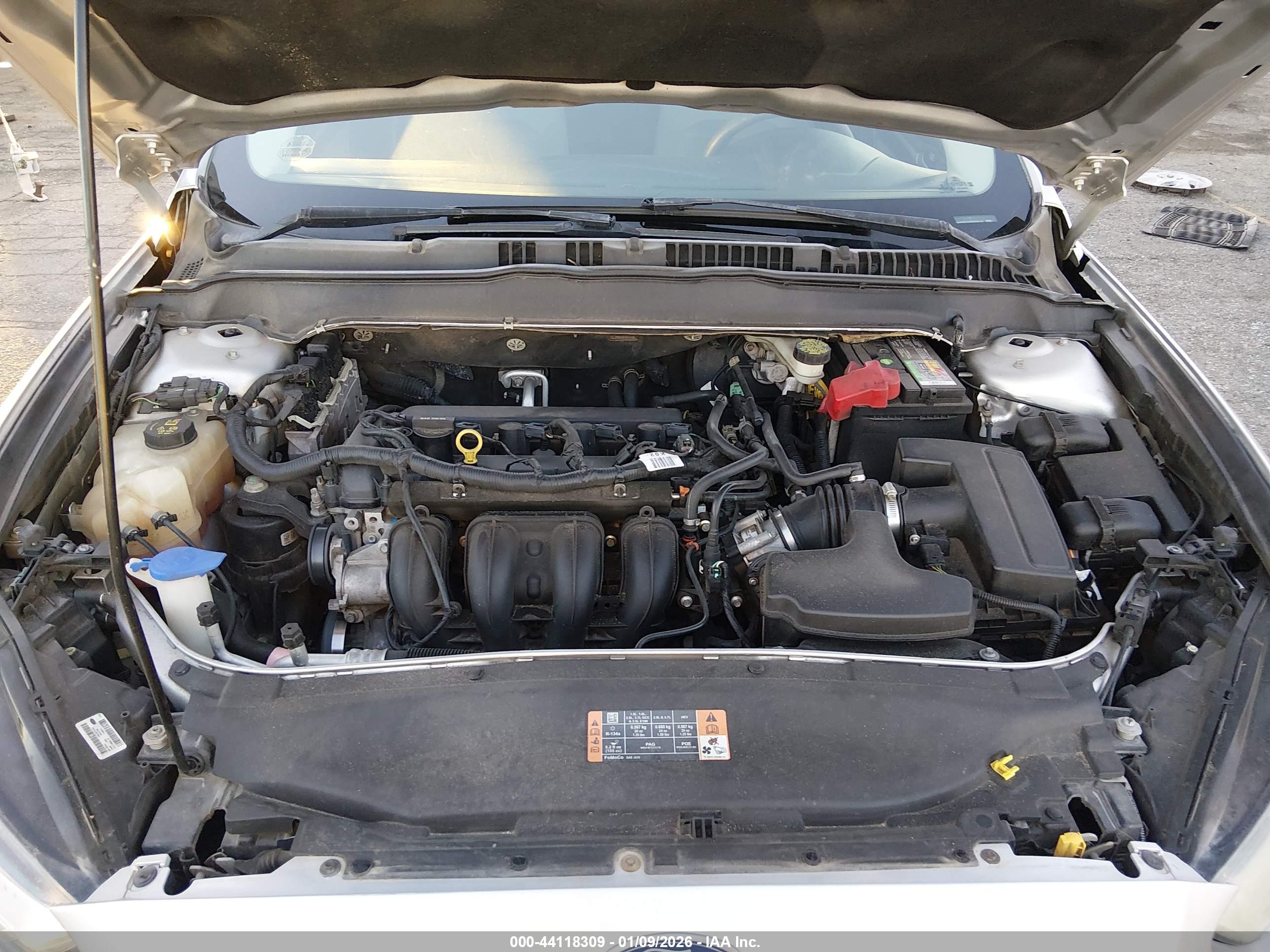 FORD FUSION image 10