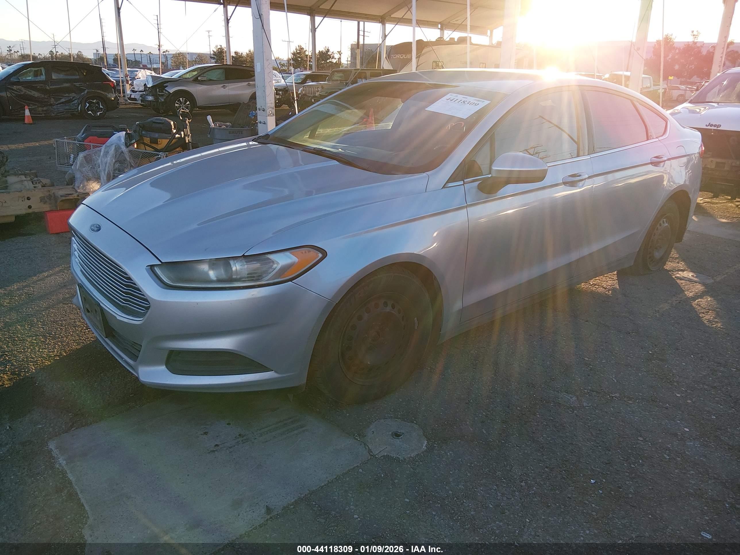 FORD FUSION image 2