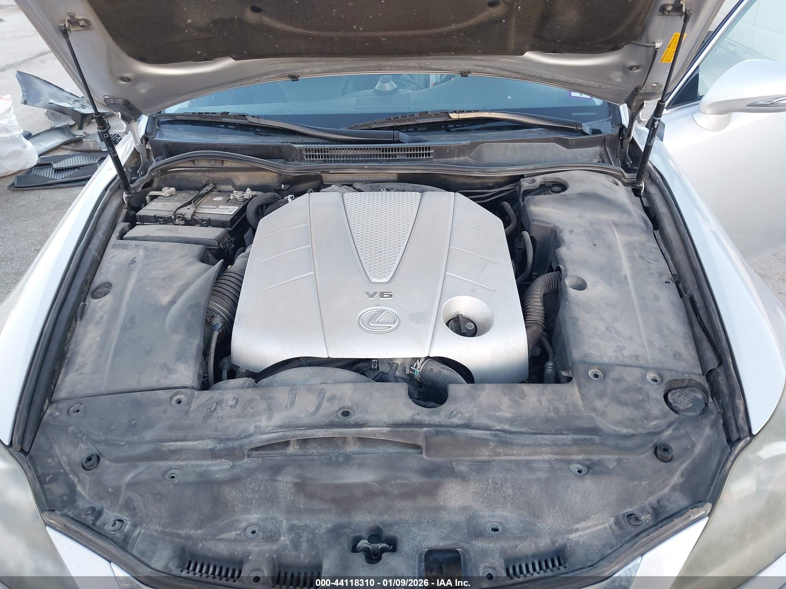 LEXUS IS image 10
