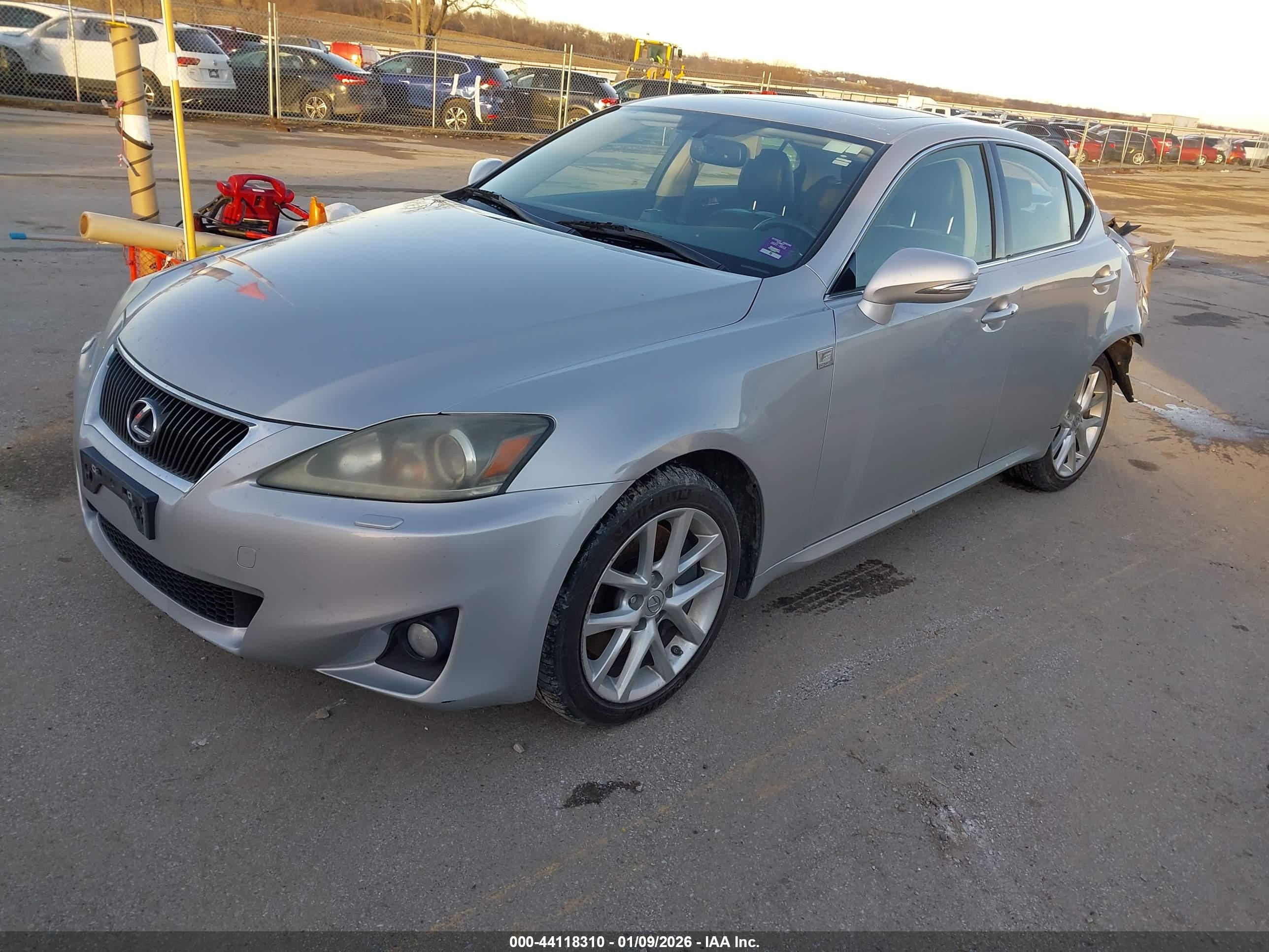 LEXUS IS image 2