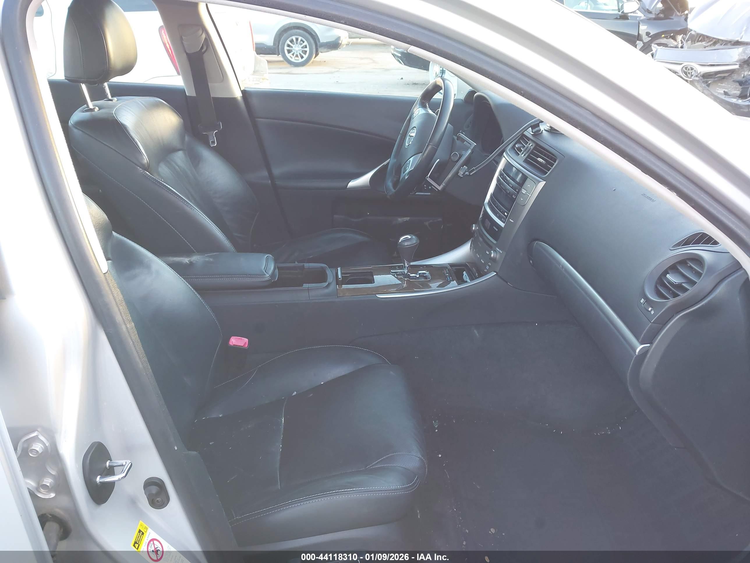 LEXUS IS image 5