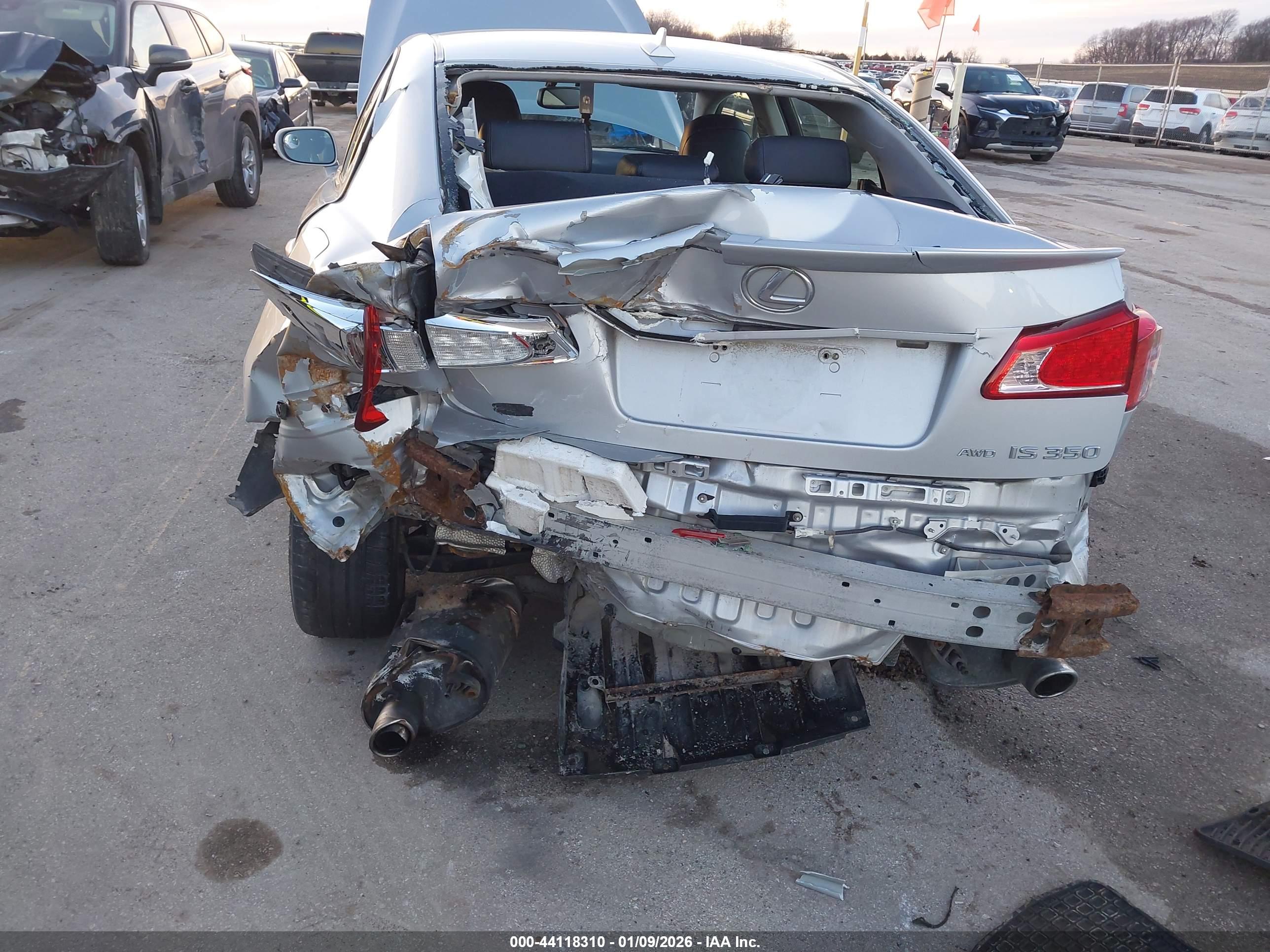 LEXUS IS image 6