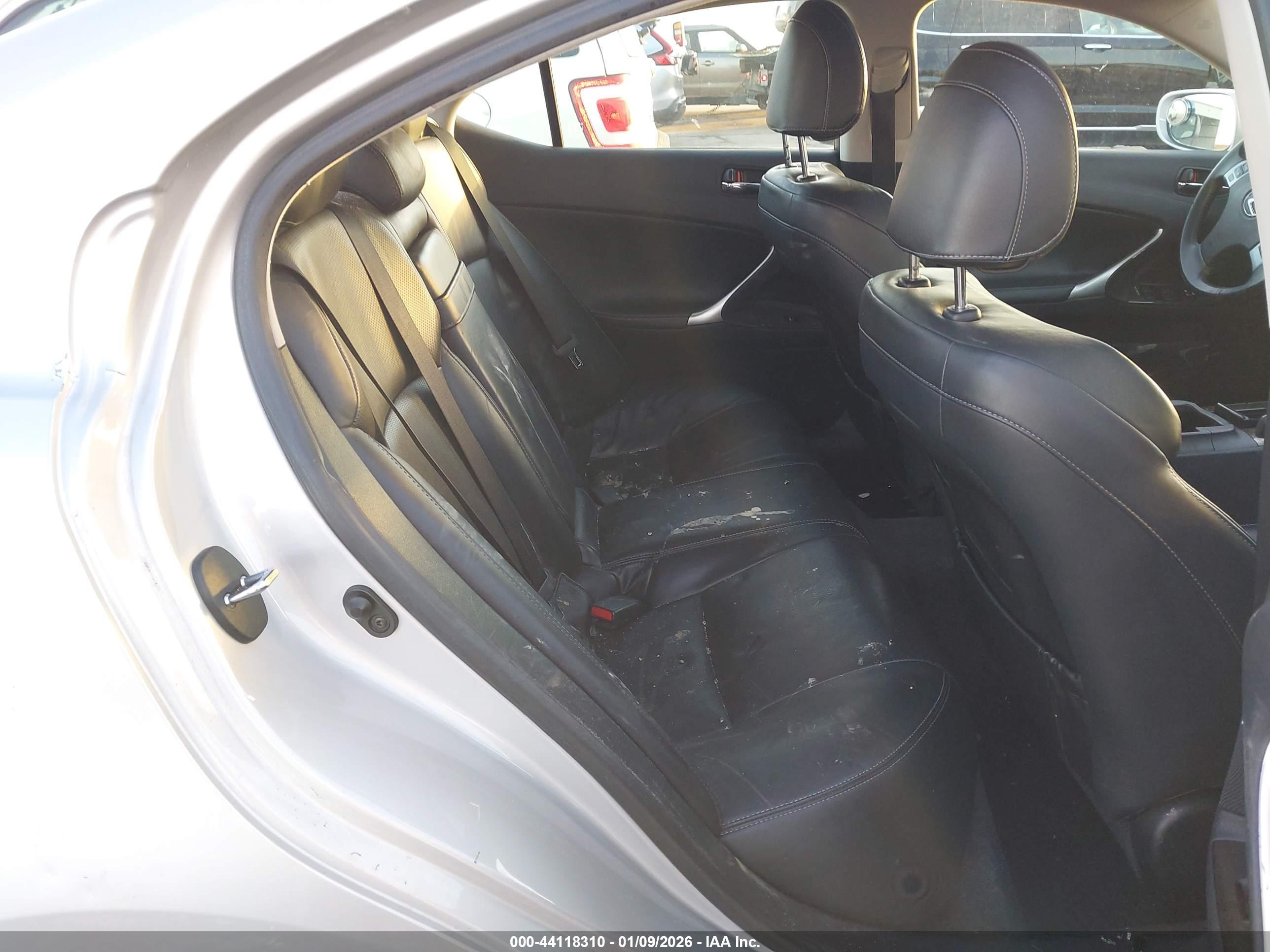 LEXUS IS image 8
