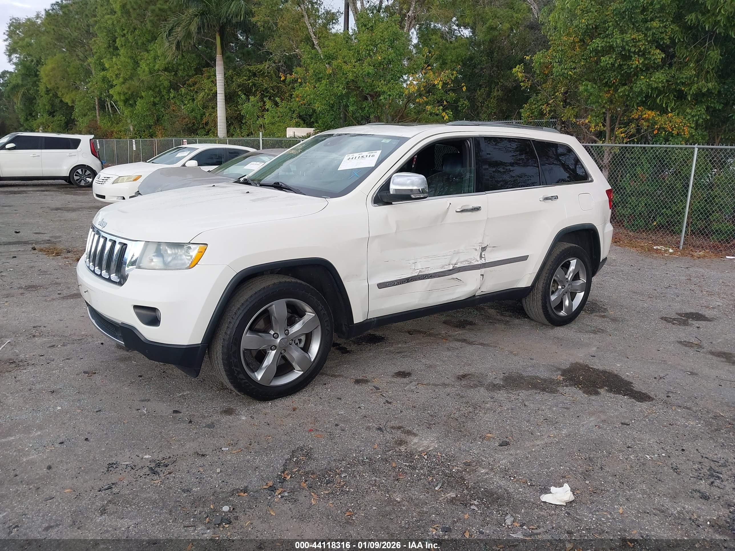 JEEP GRAND image 2