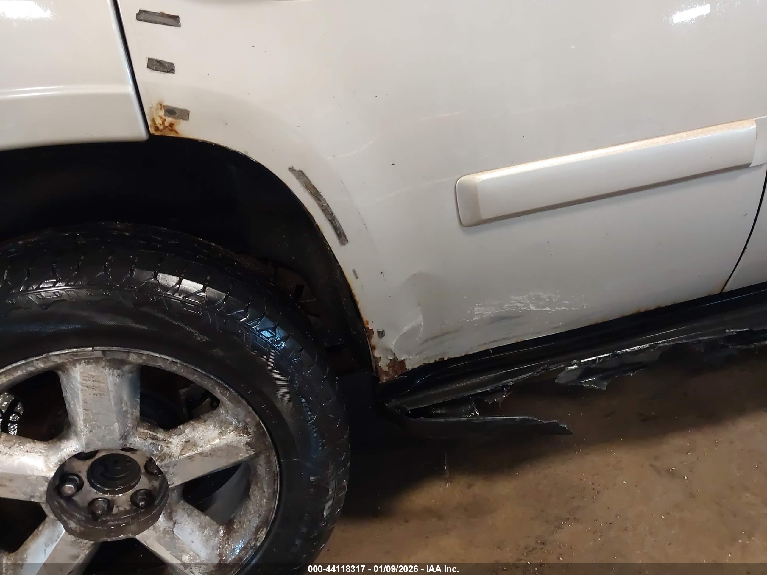 CHEVROLET TAHOE image 6