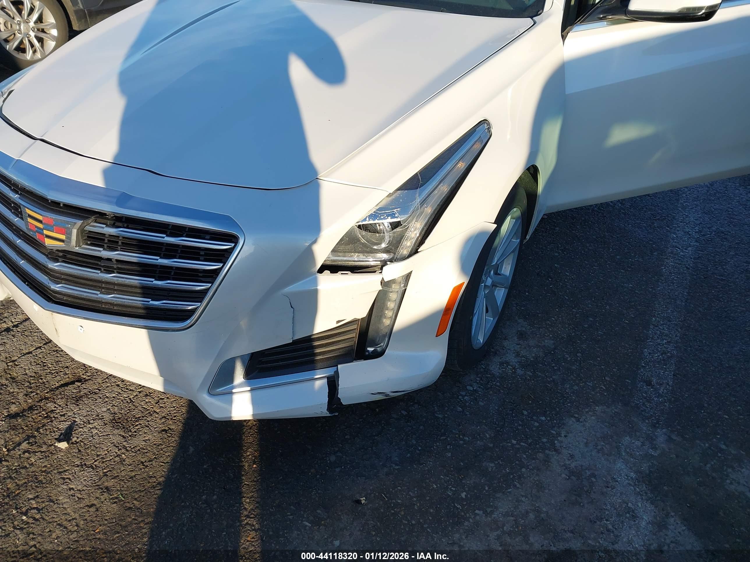 CADILLAC CTS image 6