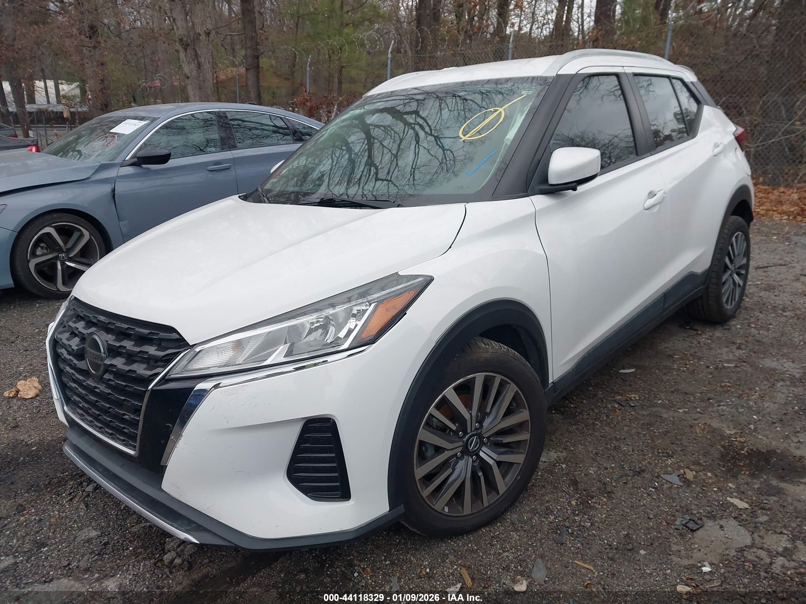 NISSAN KICKS image 2