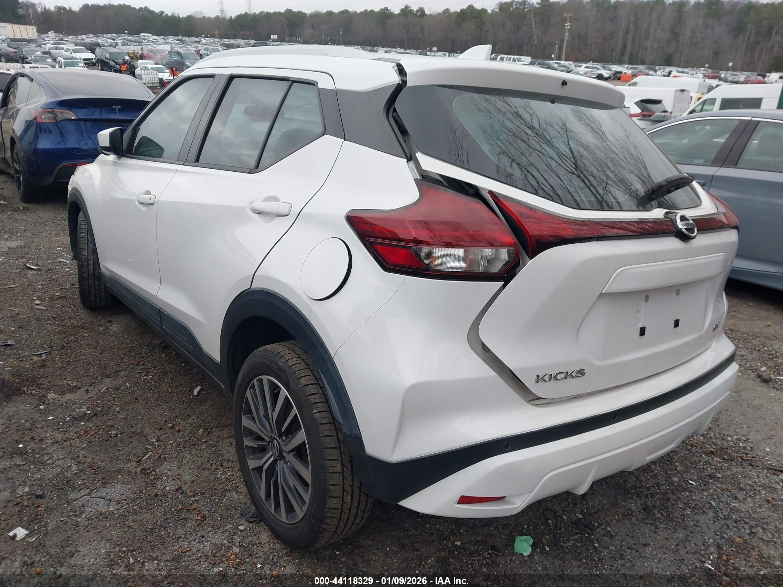 NISSAN KICKS image 3