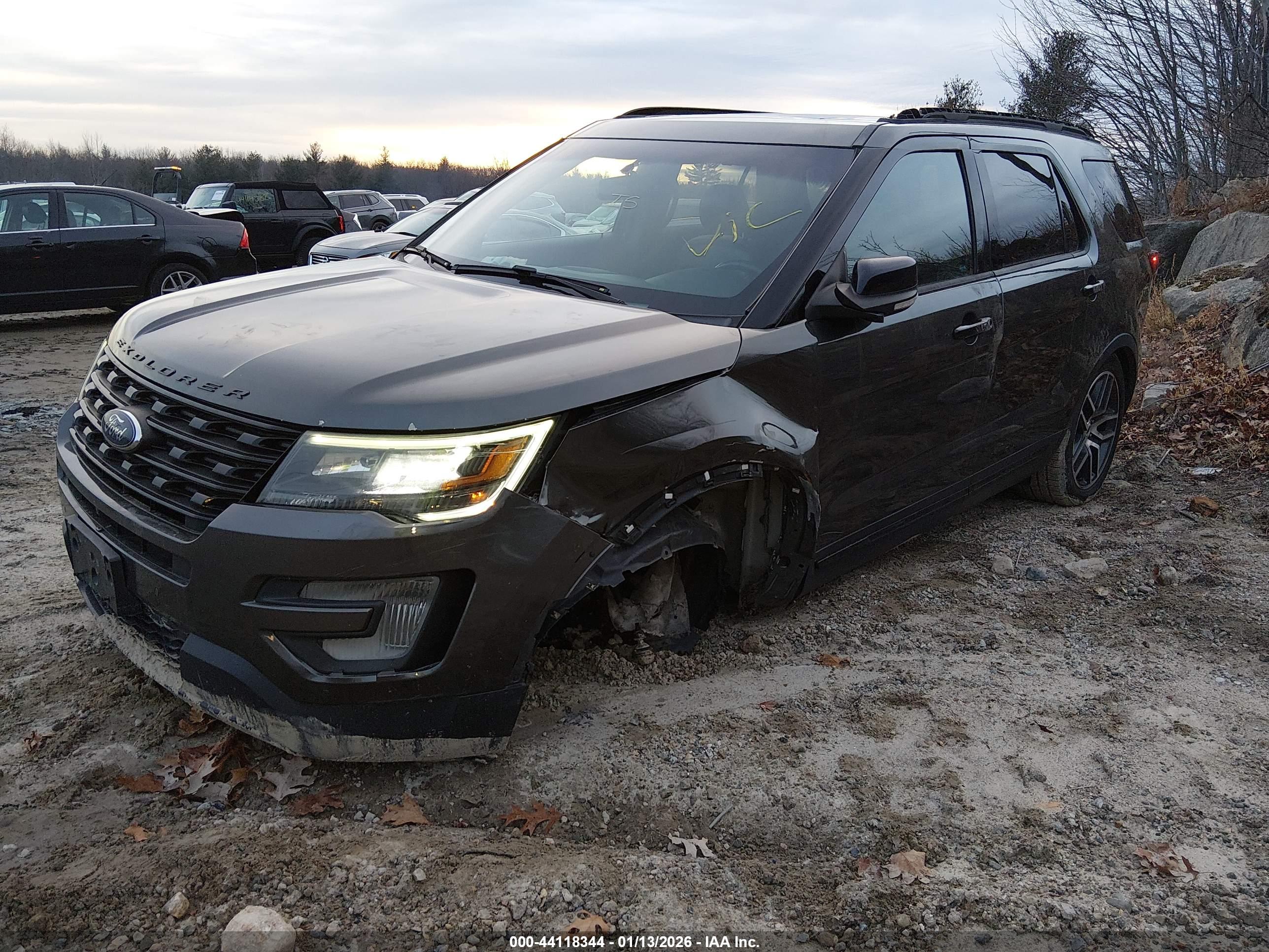 FORD EXPLORER image 2