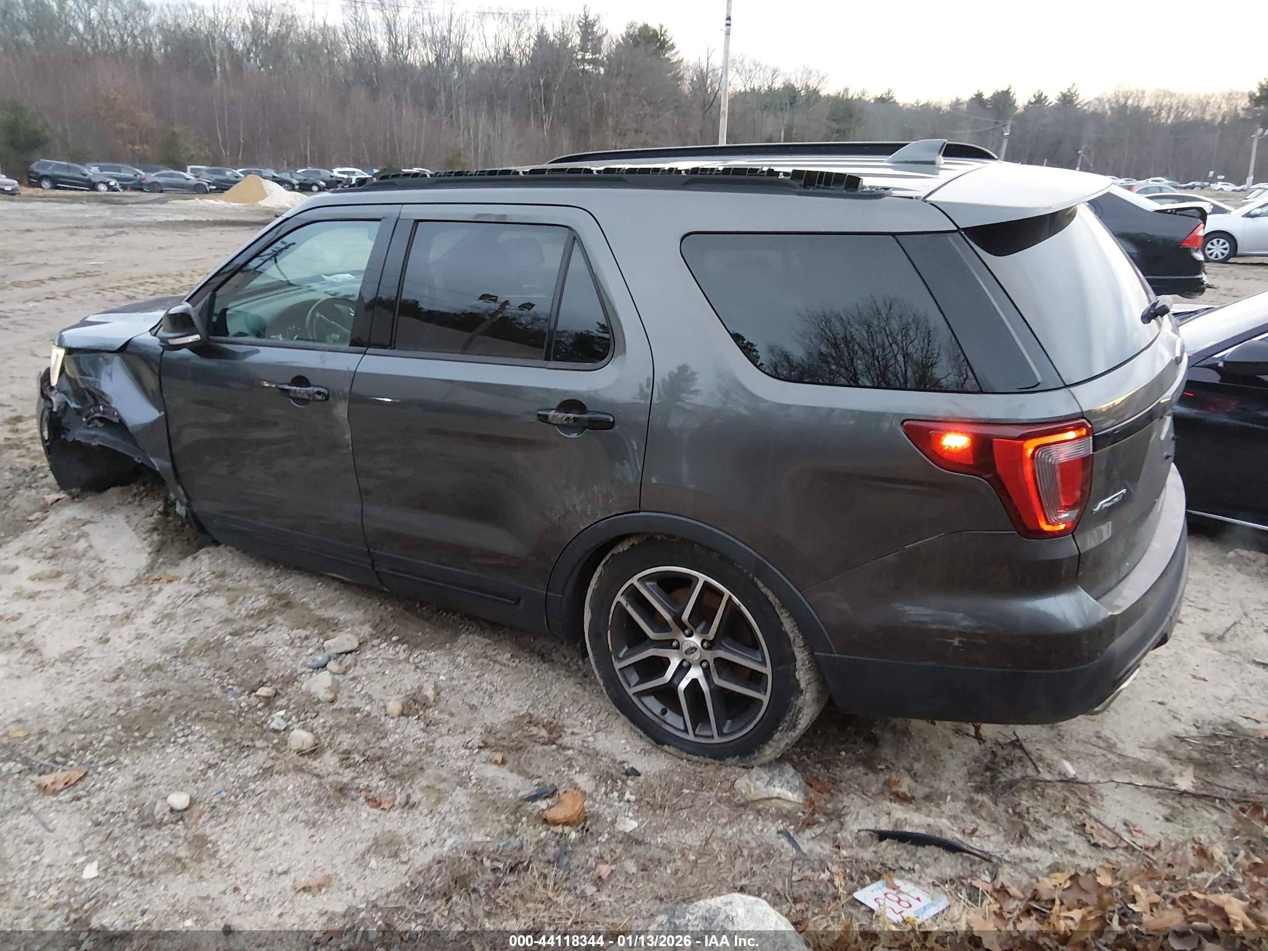 FORD EXPLORER image 3
