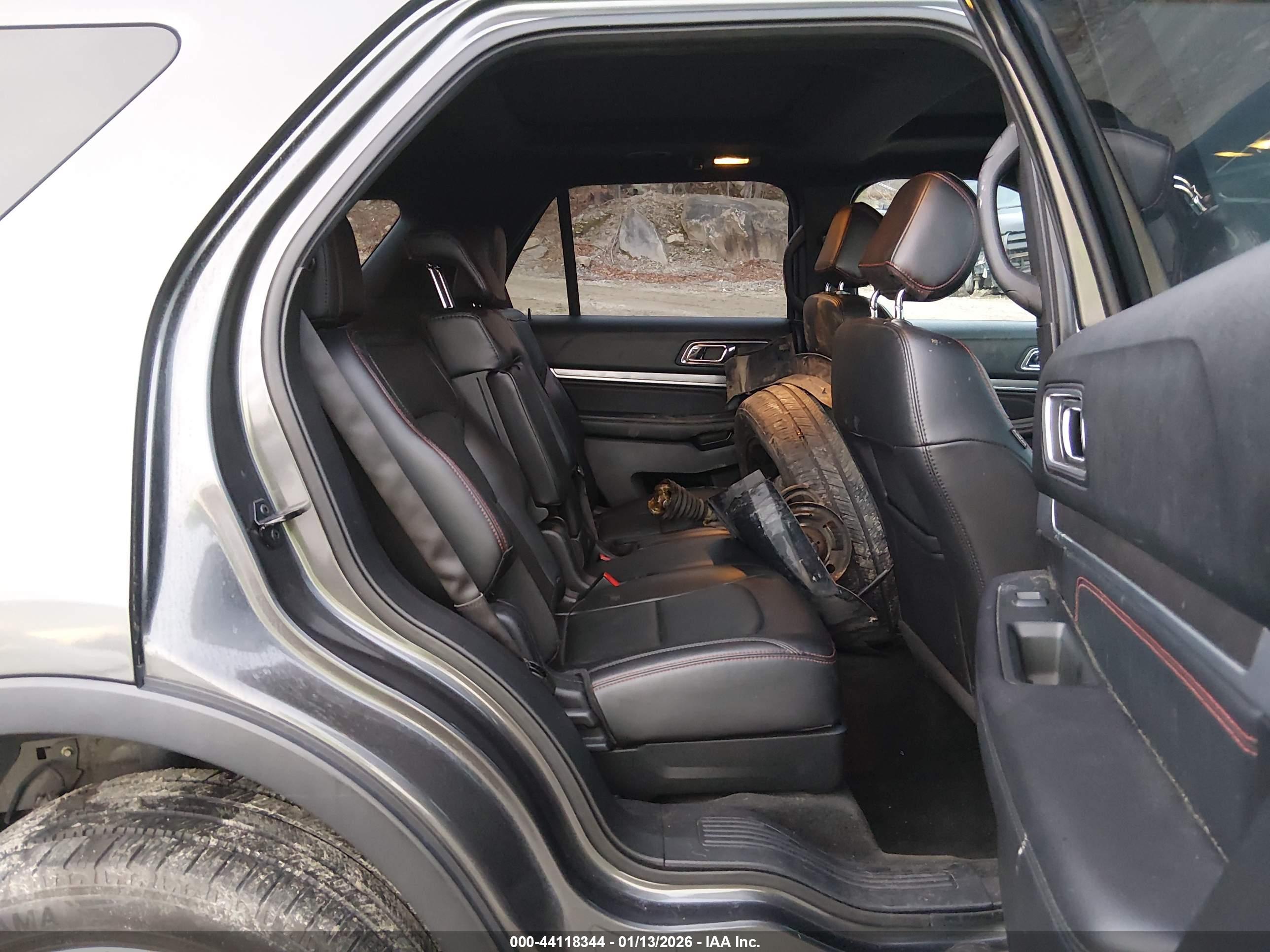 FORD EXPLORER image 8