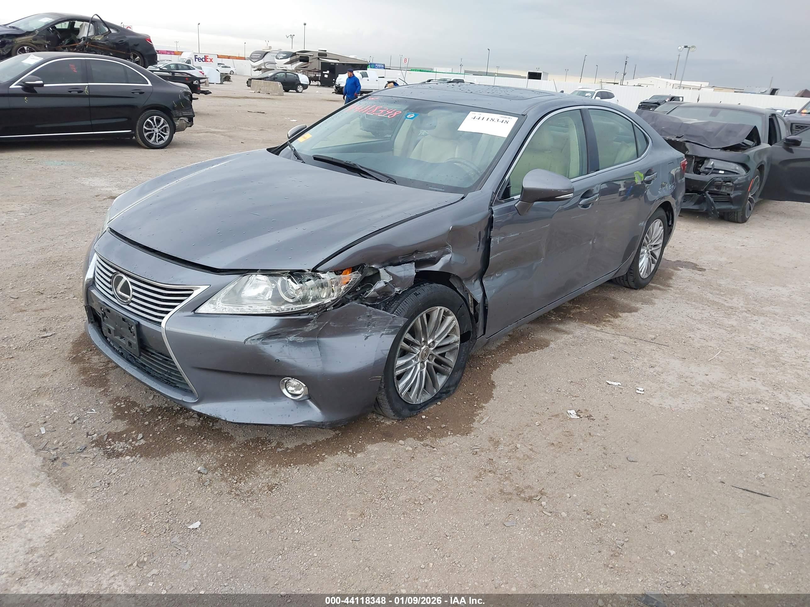 LEXUS ES image 6