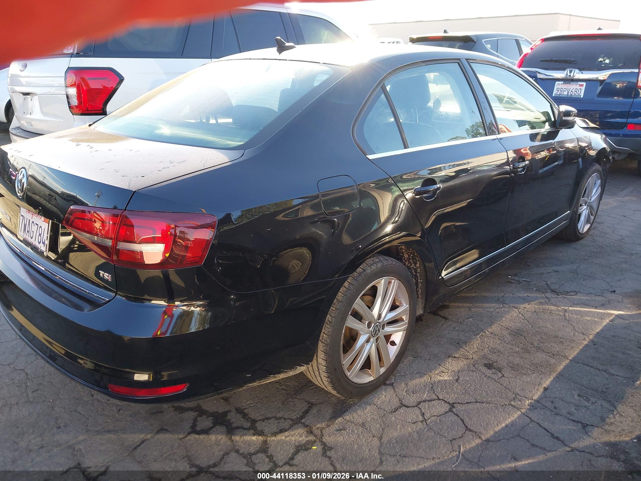 VOLKSWAGEN JETTA image 4