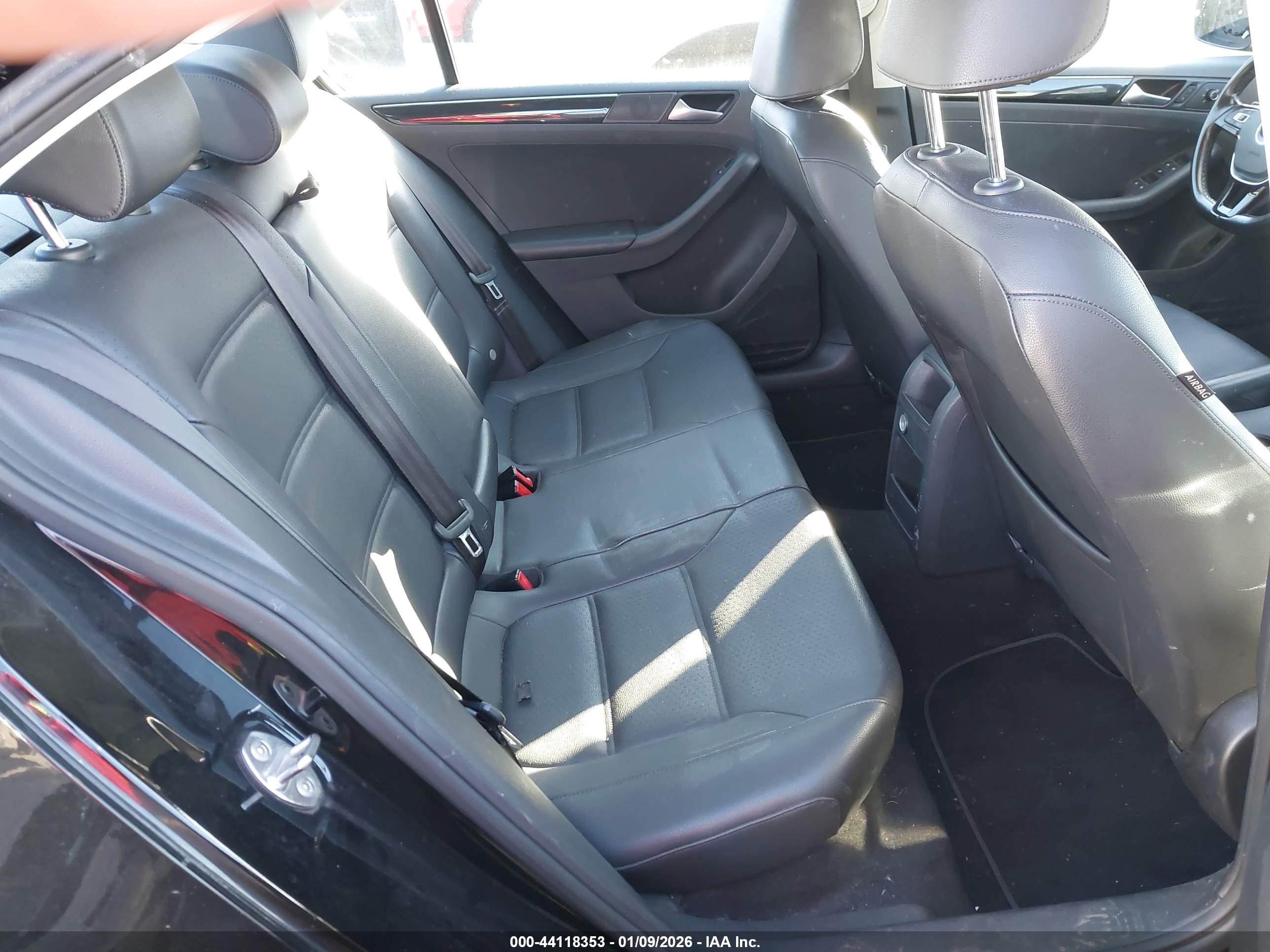 VOLKSWAGEN JETTA image 8
