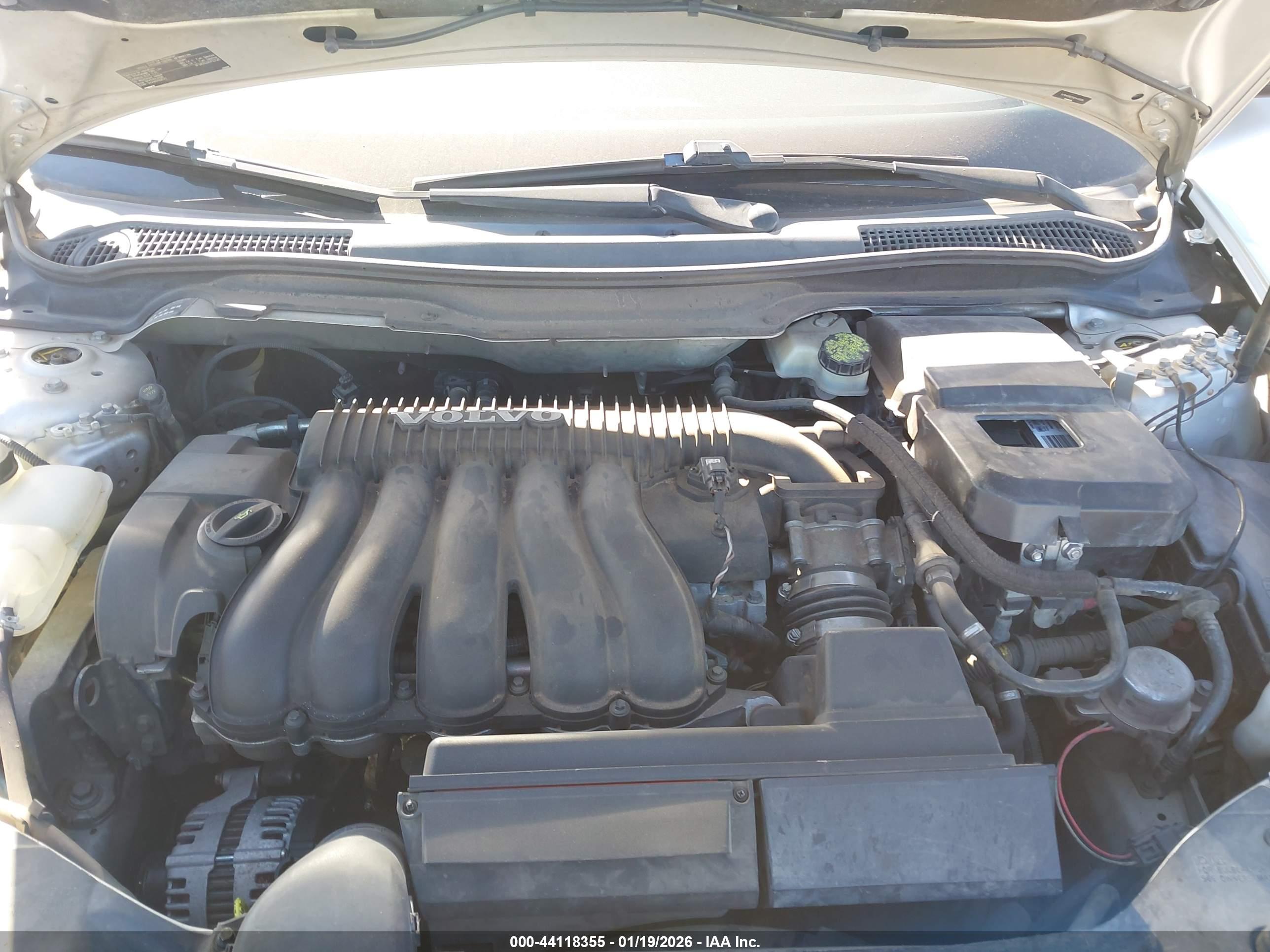 VOLVO S40 image 10