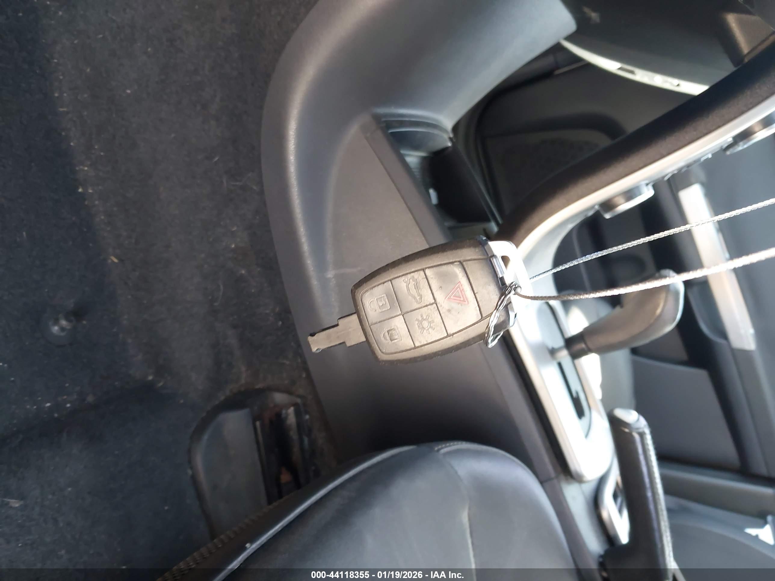 VOLVO S40 image 11