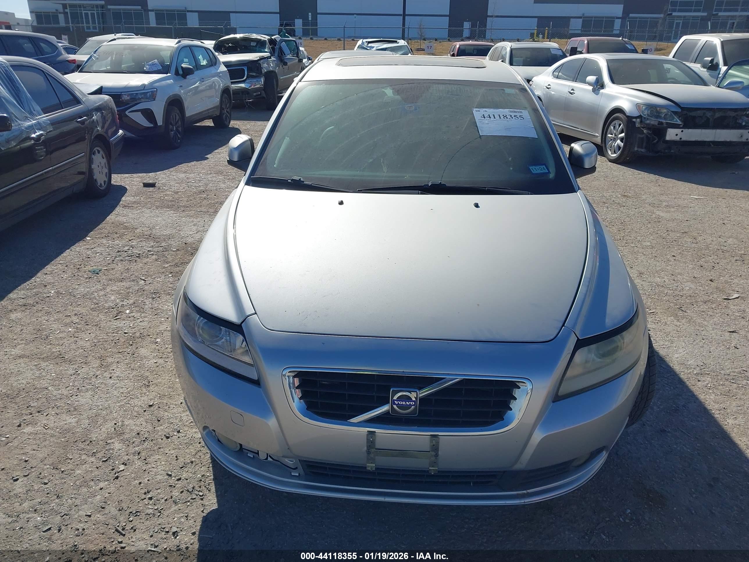 VOLVO S40 image 6