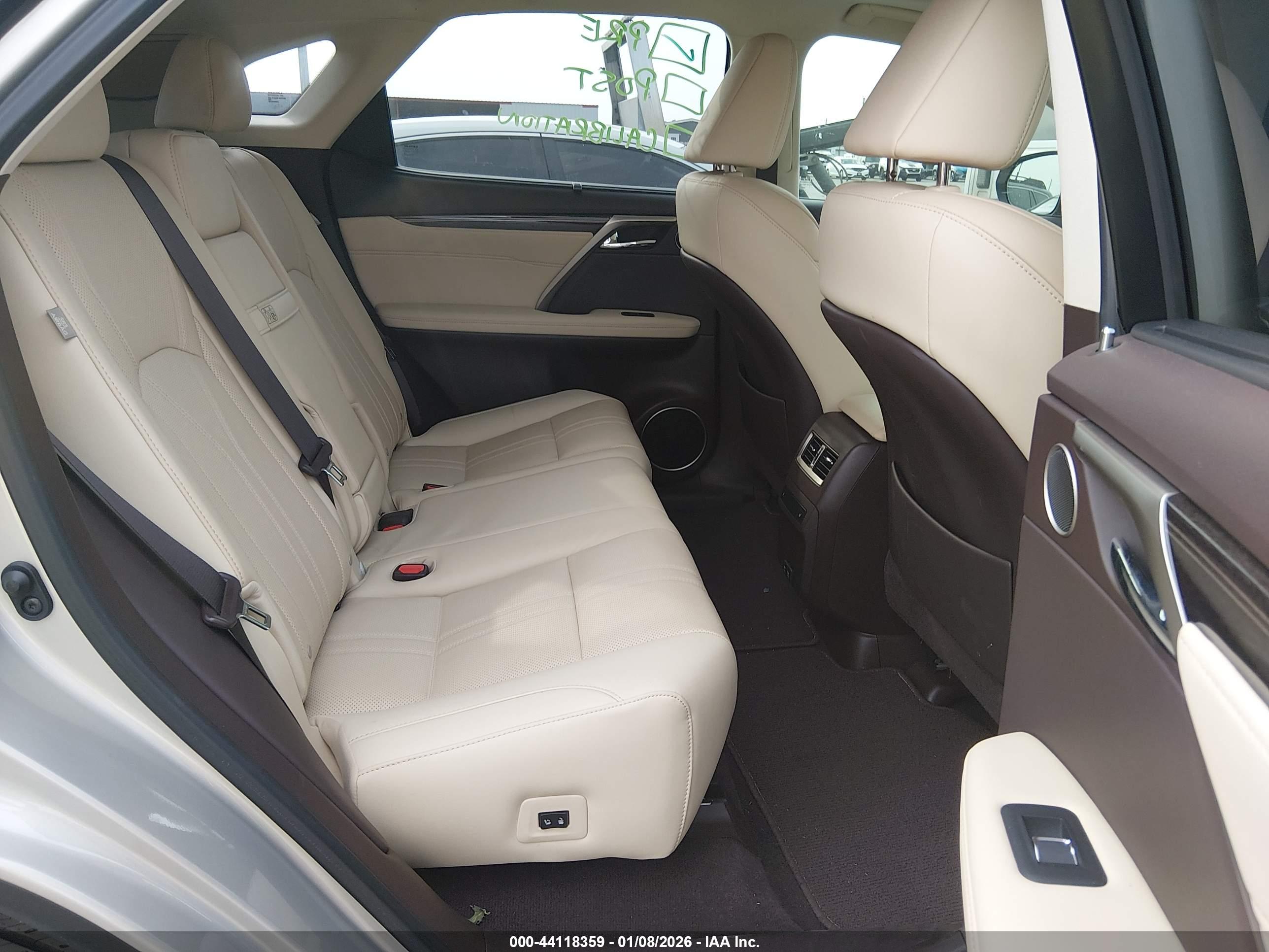 LEXUS RX image 8