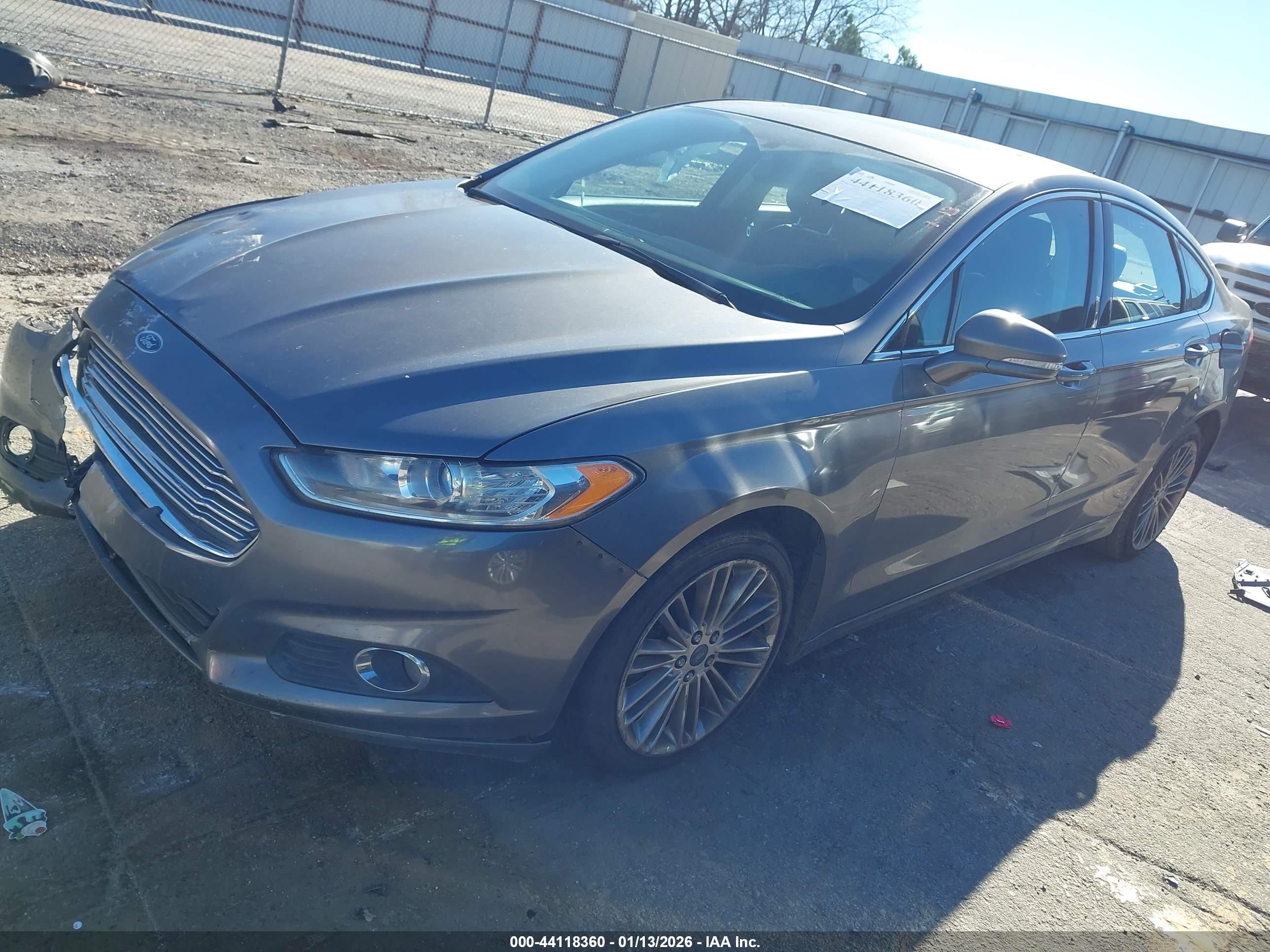 FORD FUSION image 2