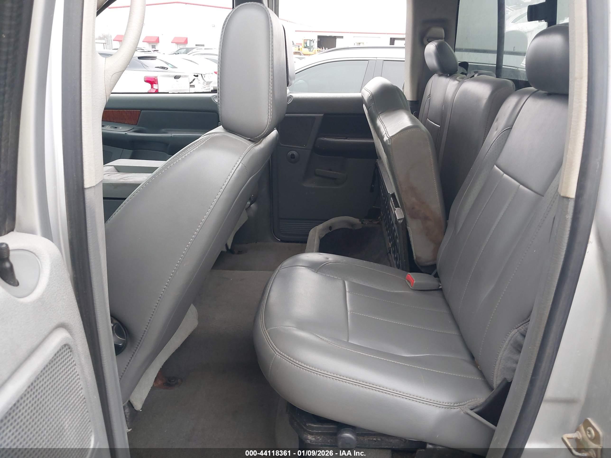 DODGE RAM image 8